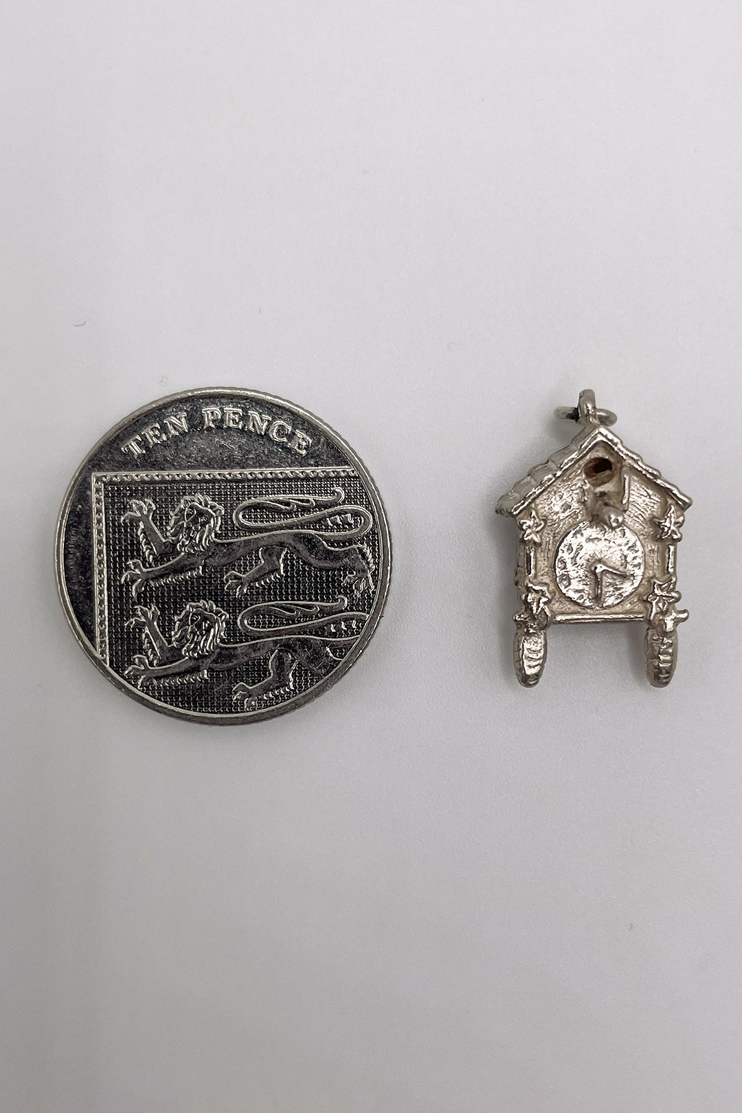 The Crazy Cuckoo Clock of the Lodge House Vintage Charm (925 Sterling Silver, made circa 1950 - 1970)