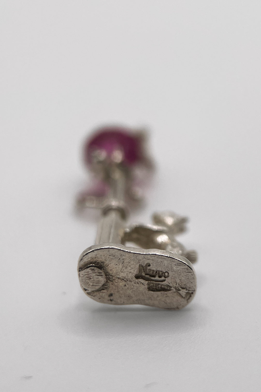 The Playing Cat and Dog at a Lamppost Vintage Charm (925 Sterling Silver made c 1950s - 1970s)