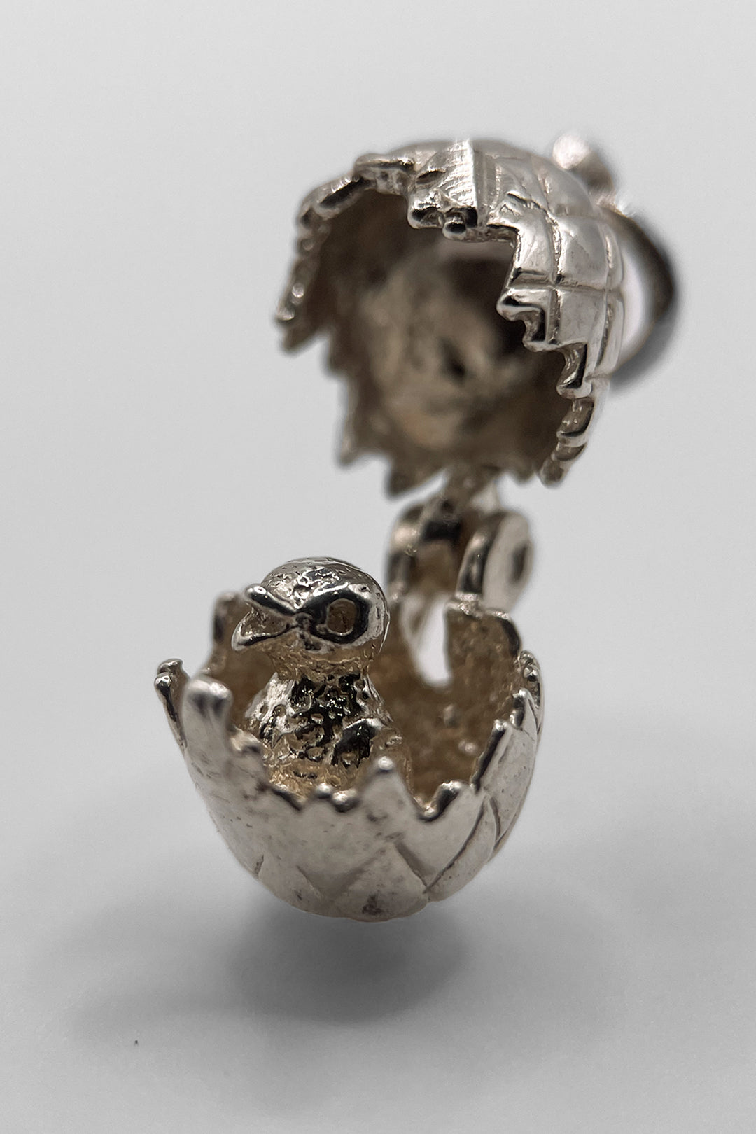 RARE! The Baby Chicks First Day of Life Opening Vintage Charm (925 Sterling Silver made c 1950 - 1970)