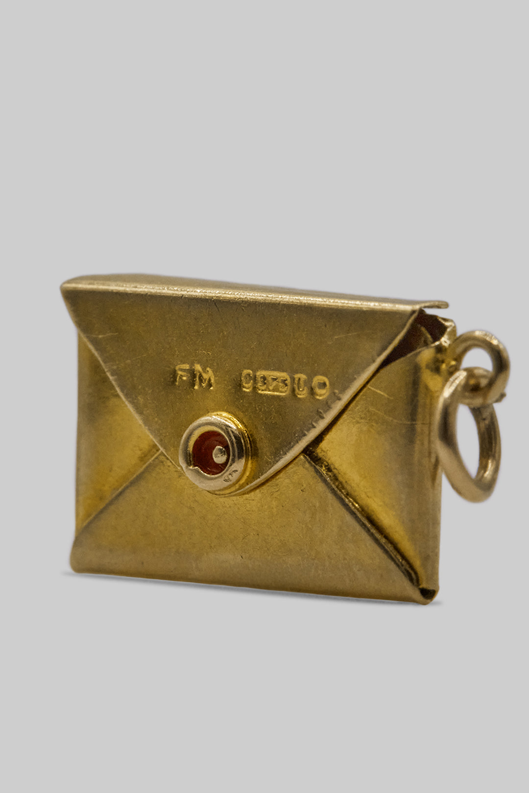 The Opening Letter of Love Vintage Charm (375 9ct gold, made in 1955)