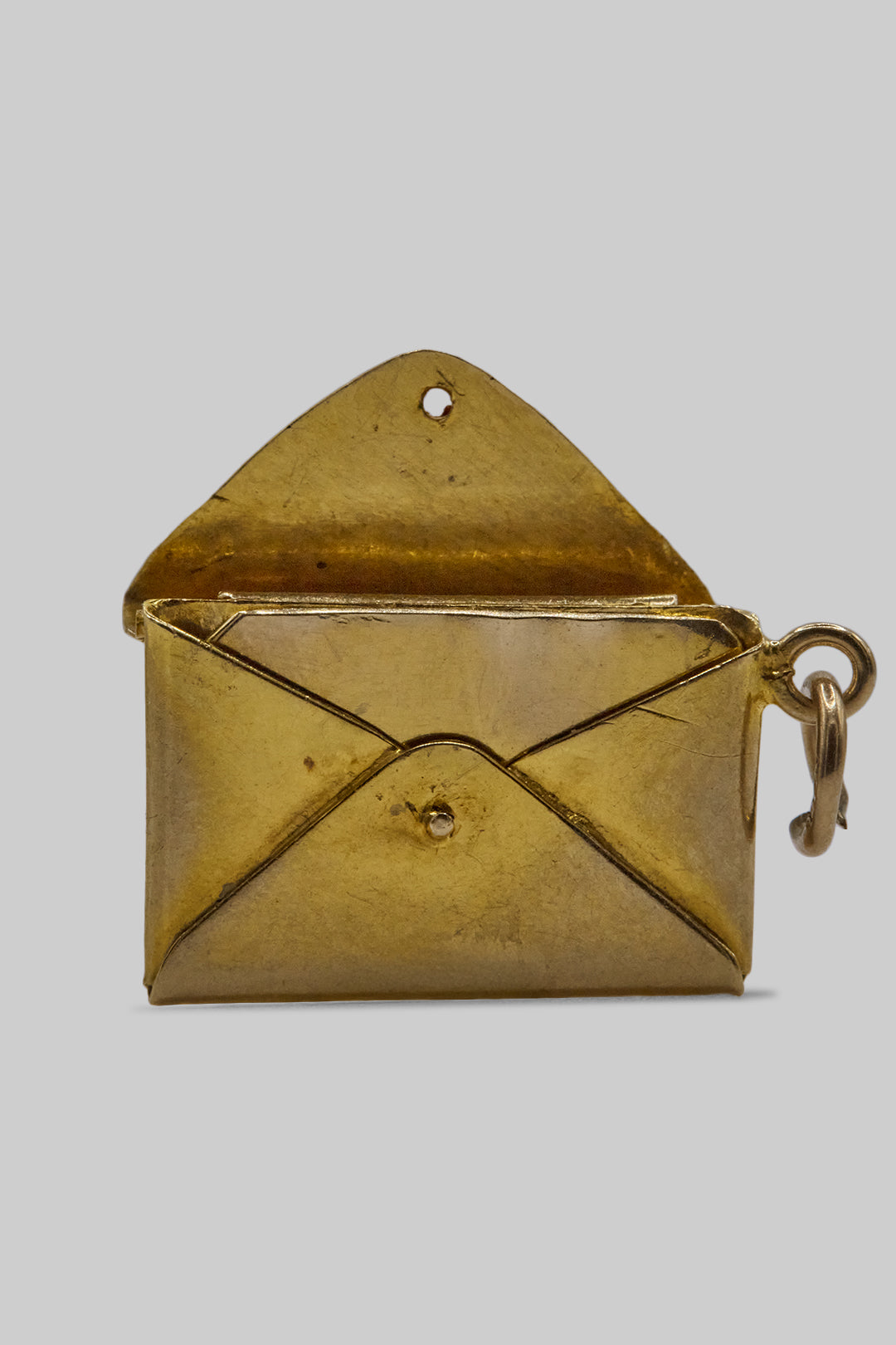 The Opening Letter of Love Vintage Charm (375 9ct gold, made in 1955)