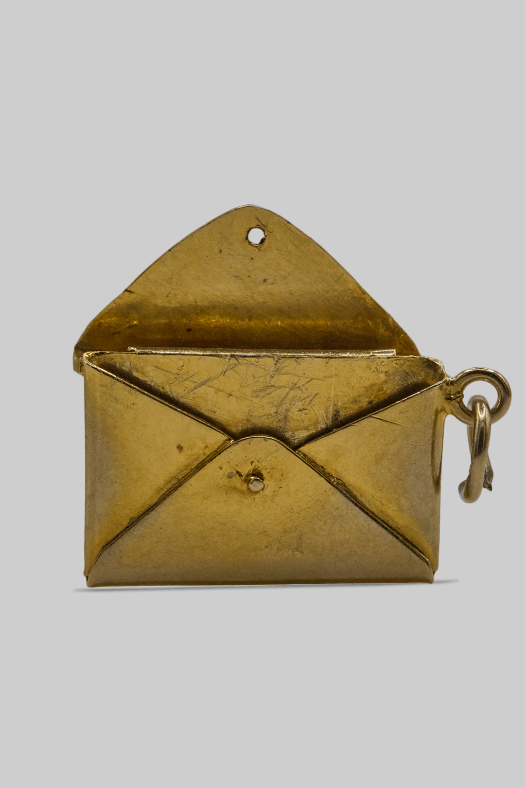 The Opening Letter of Love Vintage Charm (375 9ct gold, made in 1955)