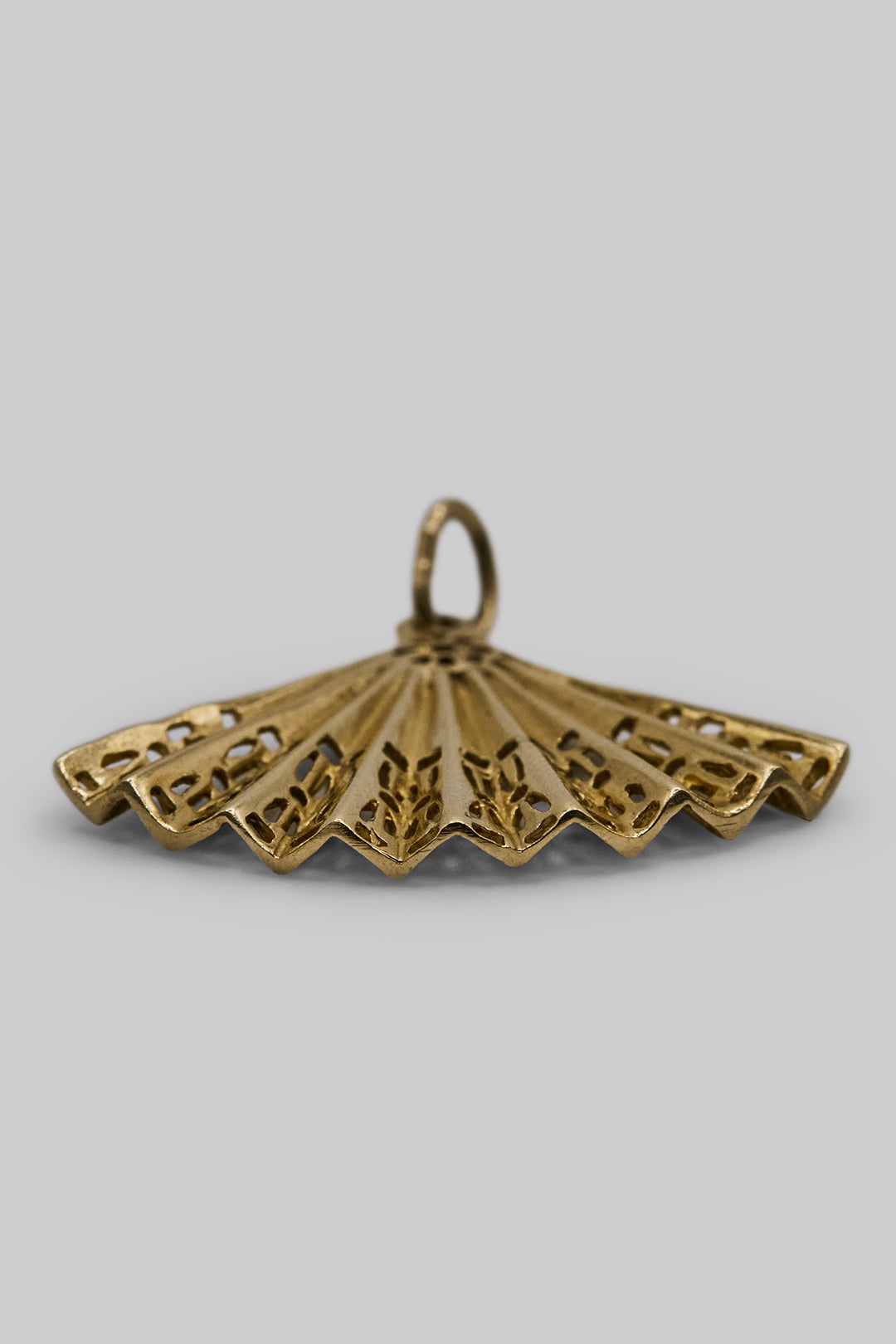 The Golden Oriental Brisé Fan Charm (375 9ct gold, made in 1973)