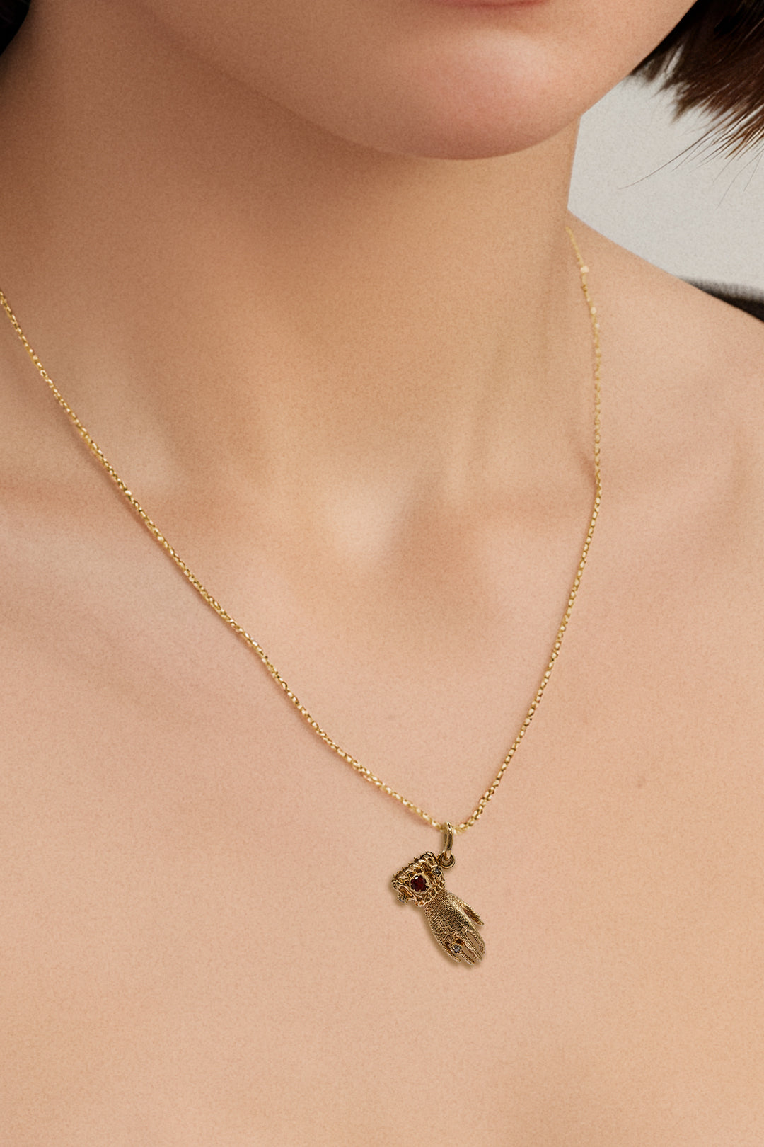 The Jewelled Regal Hand Charm (9ct 375 Gold made in 1973)