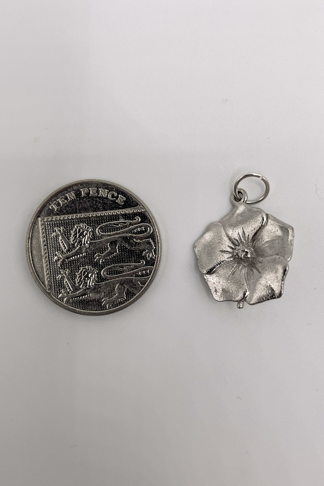 The Blossoming Flower of the Fields Vintage Charm (925 Sterling Silver made c 1950s - 1970s)