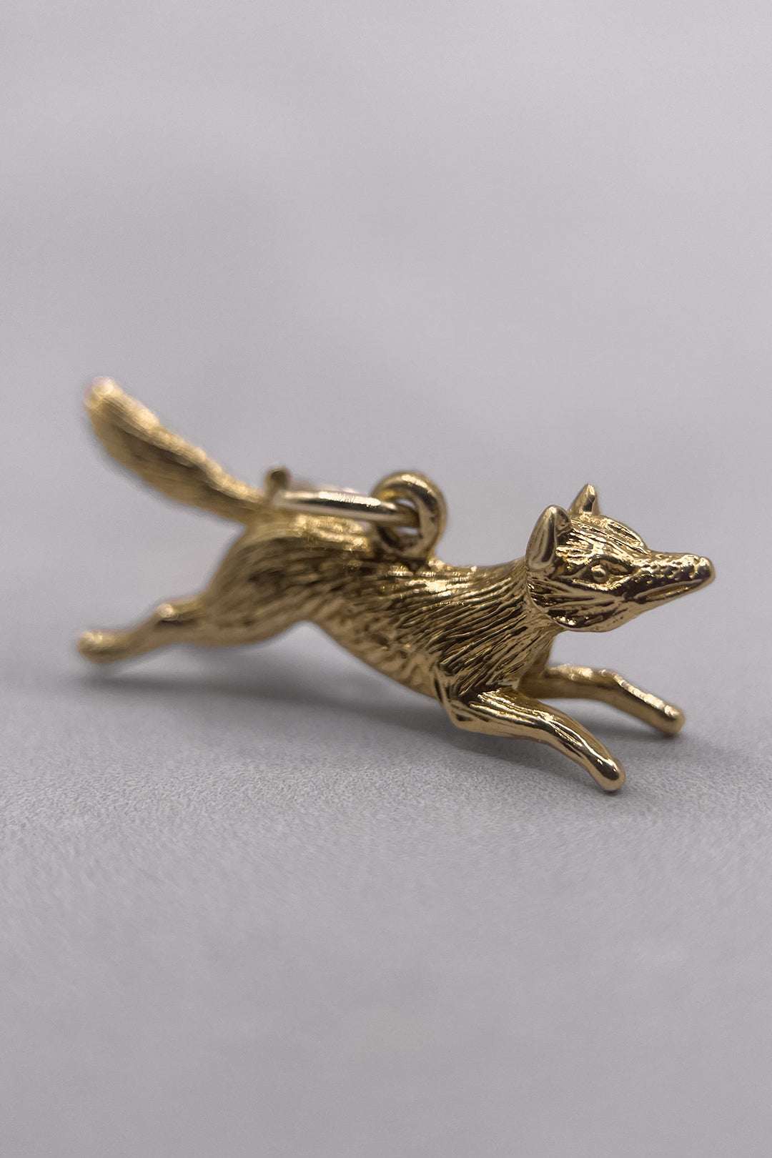 The Curious and Sharp Fox of the Forest Vintage Charm (375 9ct gold, made in 1975)