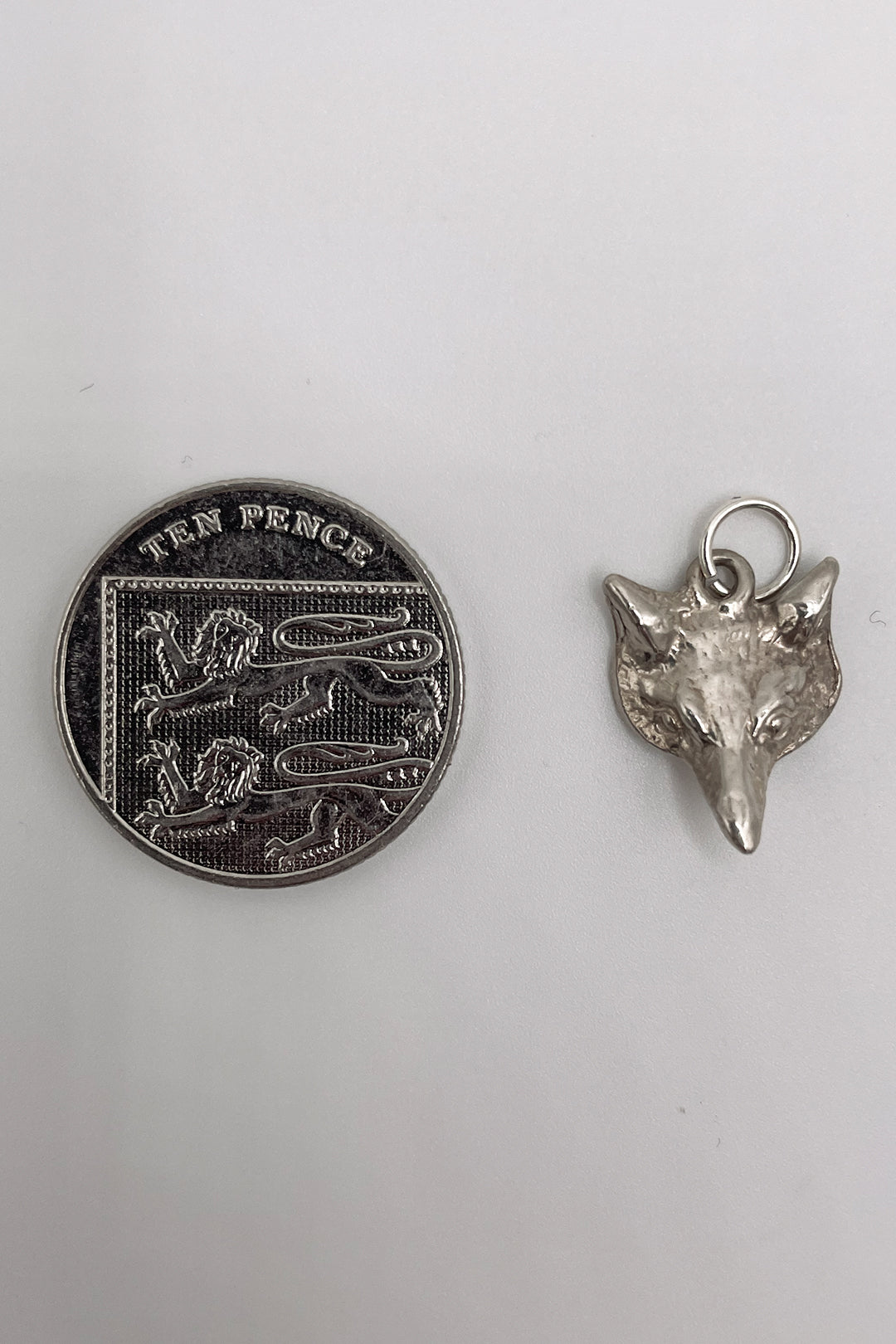 The Quiet Fox Vintage Charm (925 Sterling Silver, made circa 1950 - 1970)