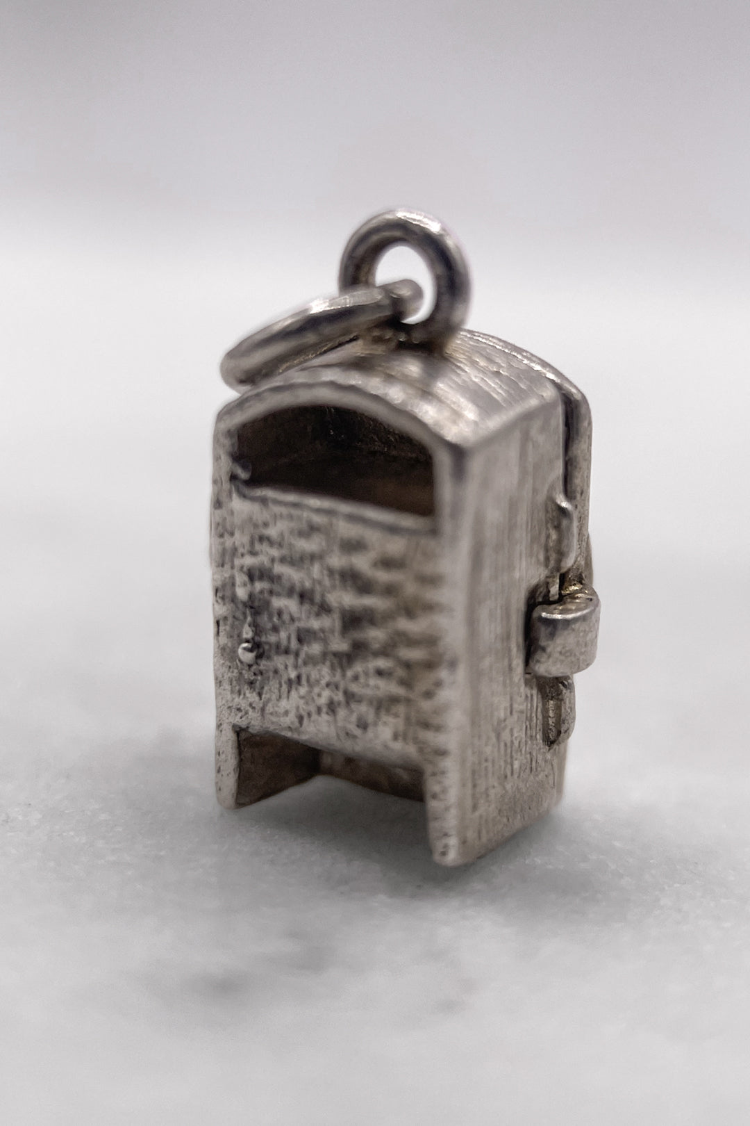 The Foodie's Essential Opening Kitchen Fridge Vintage Charm (925 Sterling Silver, made circa 1950 - 1970)