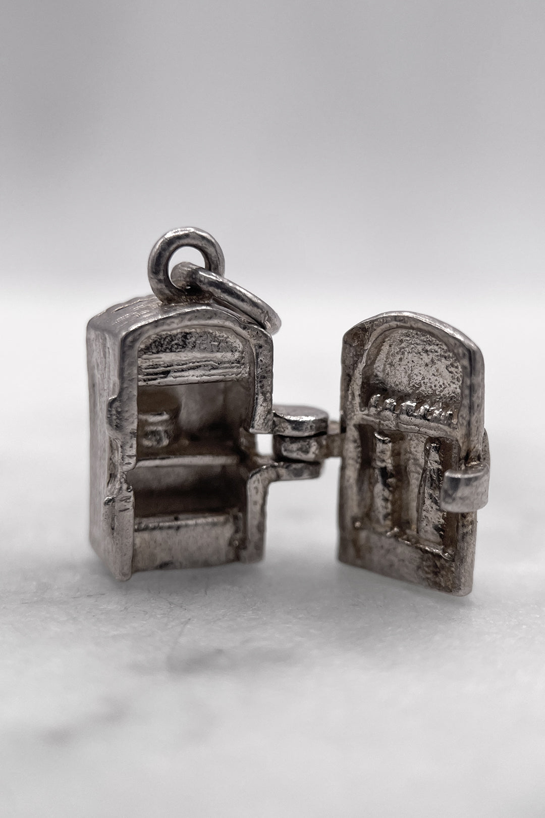 The Foodie's Essential Opening Kitchen Fridge Vintage Charm (925 Sterling Silver, made circa 1950 - 1970)