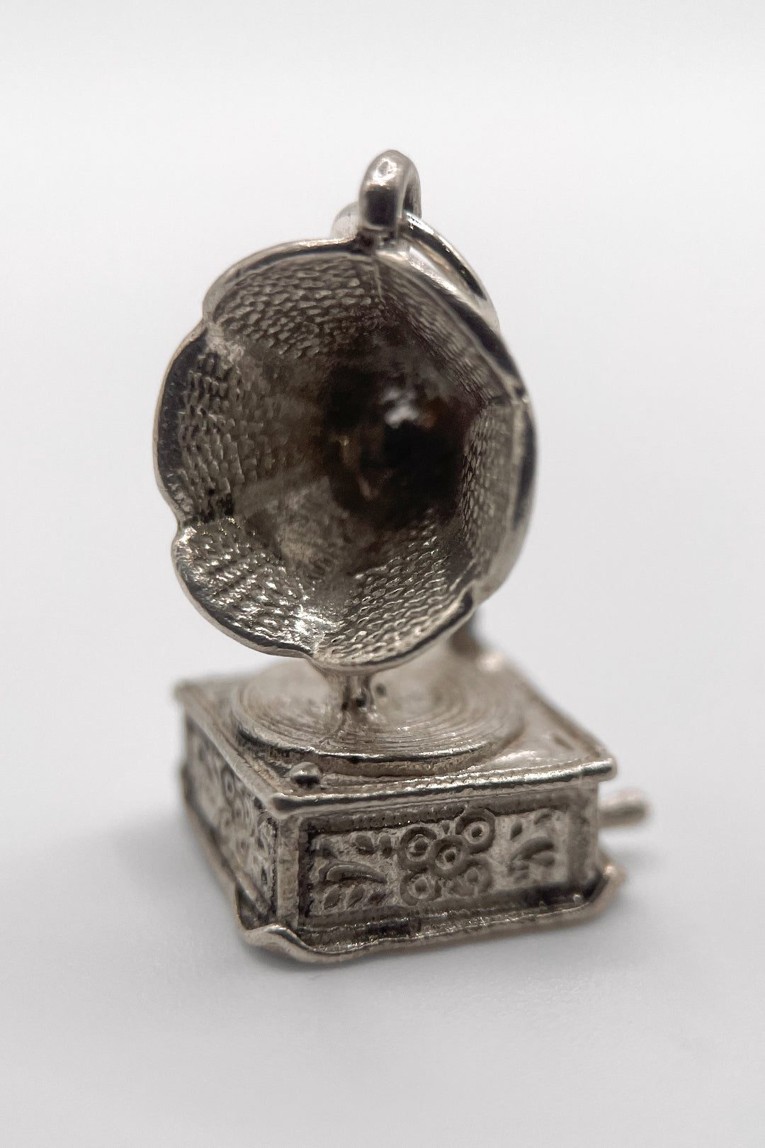 The Loud Ornate Gramophone Vintage Charm (925 Sterling Silver made c 1950s - 1970s)