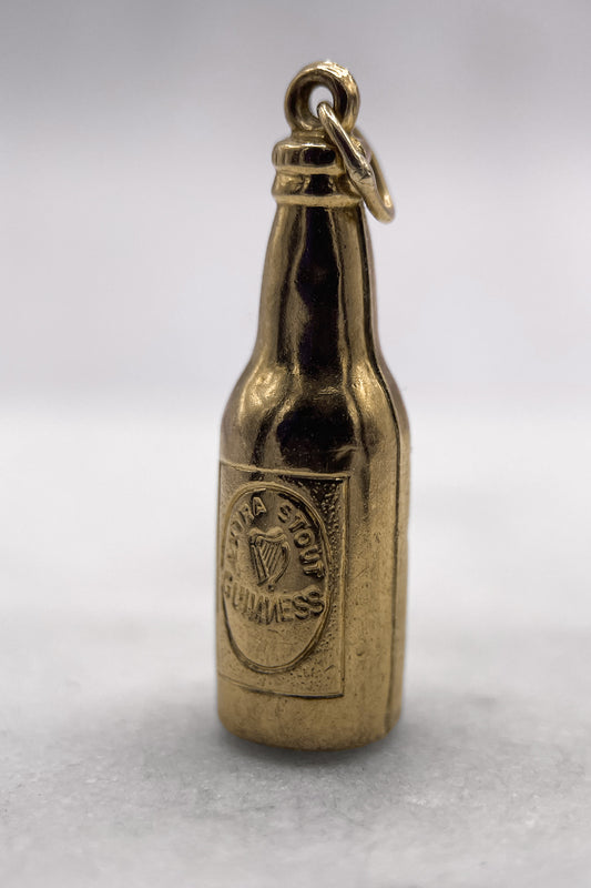 The Alcoholics Guinness Good Times Bottle Vinatge Charm (375 9ct gold, made in 1972)