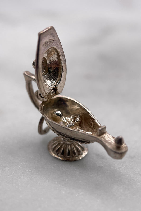 The Genie Secret Magic Lamp of Any Wishe Opening Vintage Charm (925 Sterling Silver, made circa 1950 - 1970)