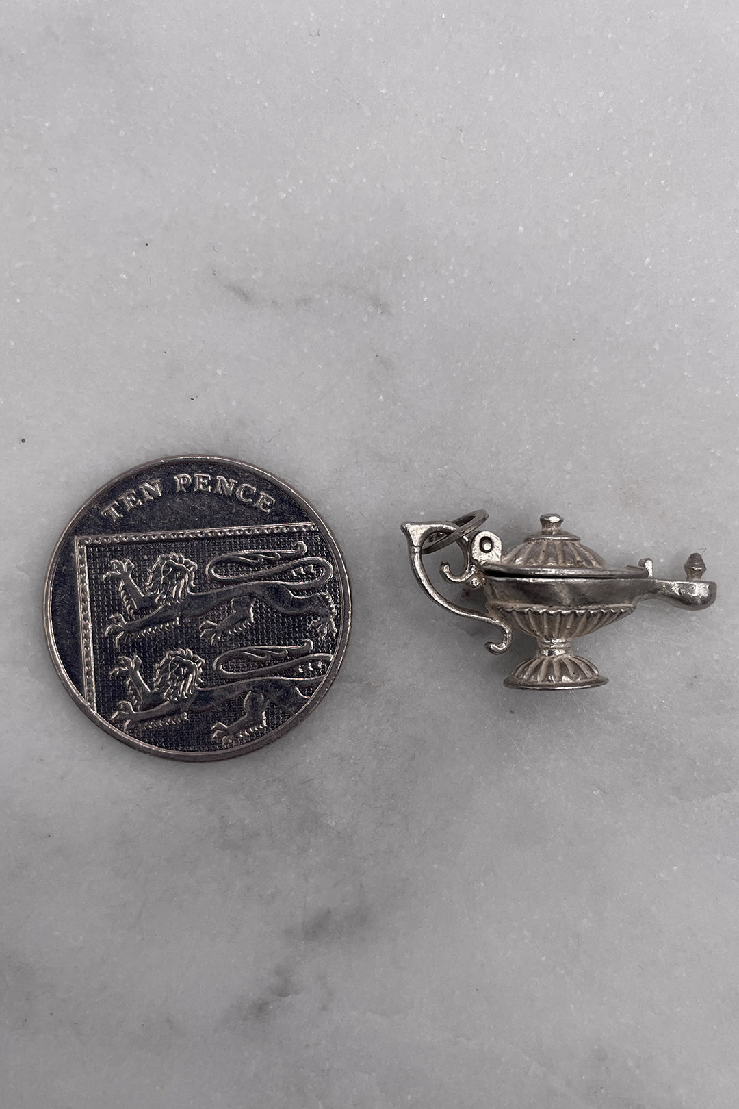 The Genie Secret Magic Lamp of Any Wishe Opening Vintage Charm (925 Sterling Silver, made circa 1950 - 1970)