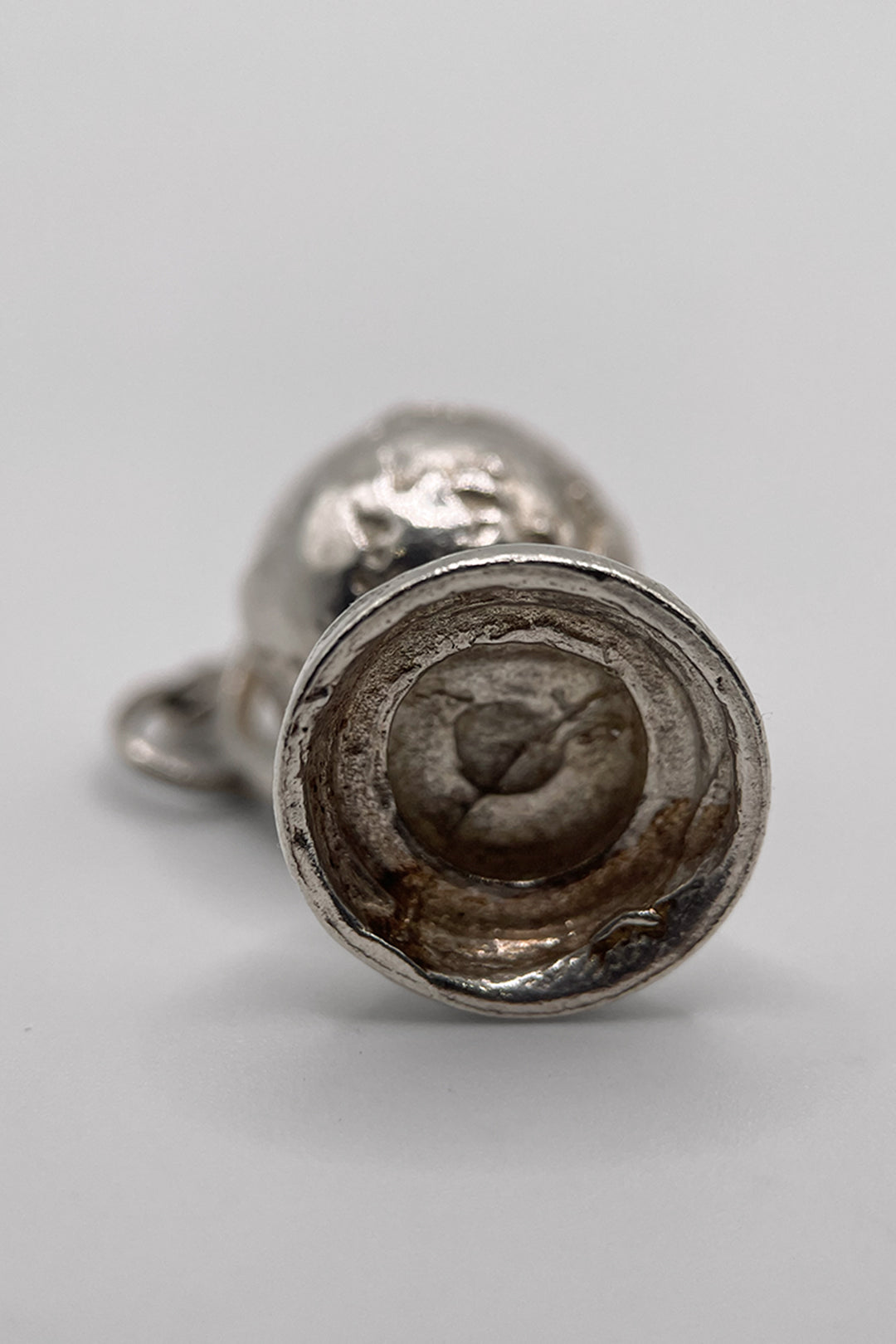 The Travellers Globe of Adventure Vintage Charm (925 Sterling Silver, made circa 1950 - 1970)