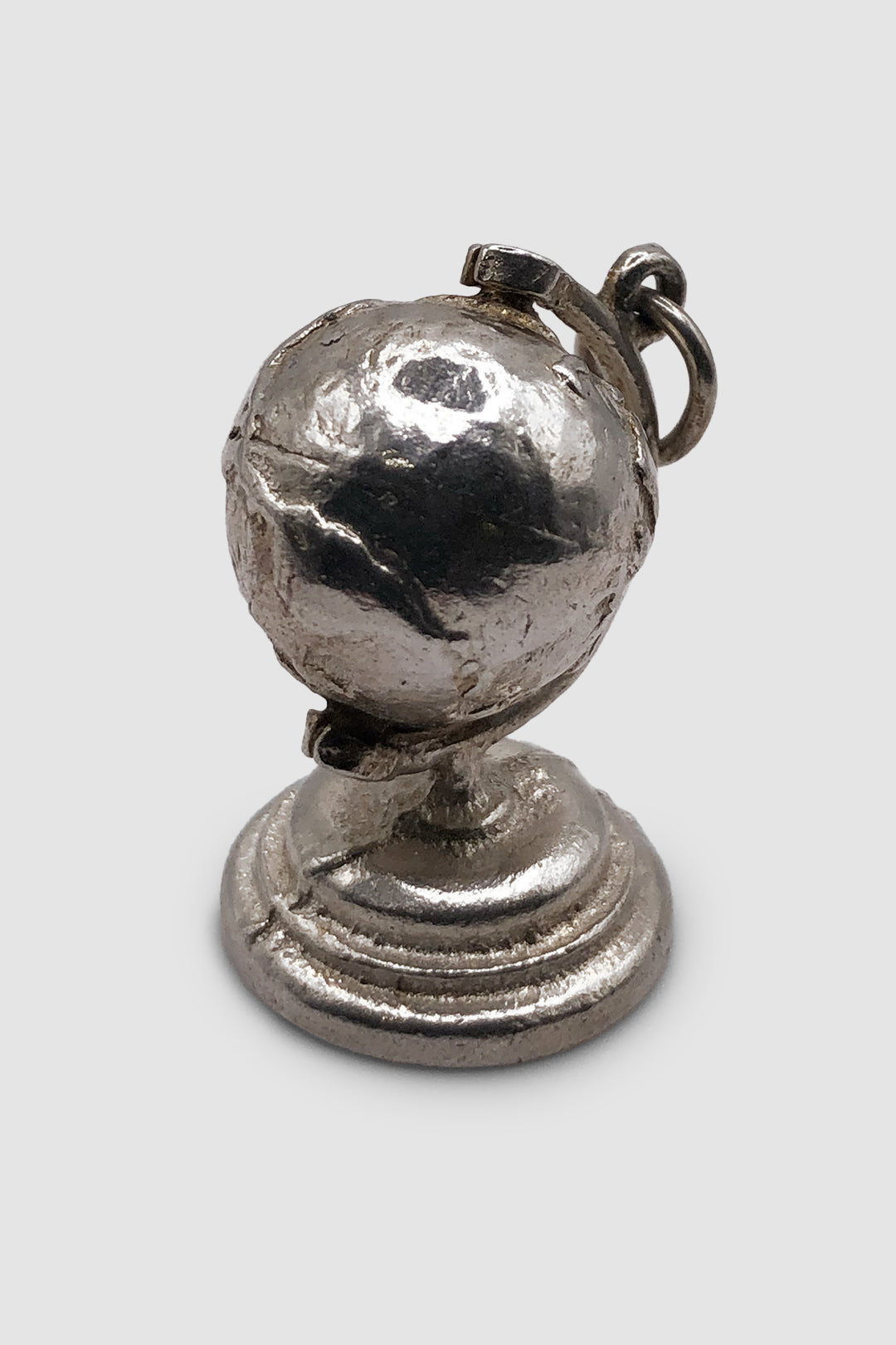 The Essential Globe Vintage Charm (925 Sterling Silver)