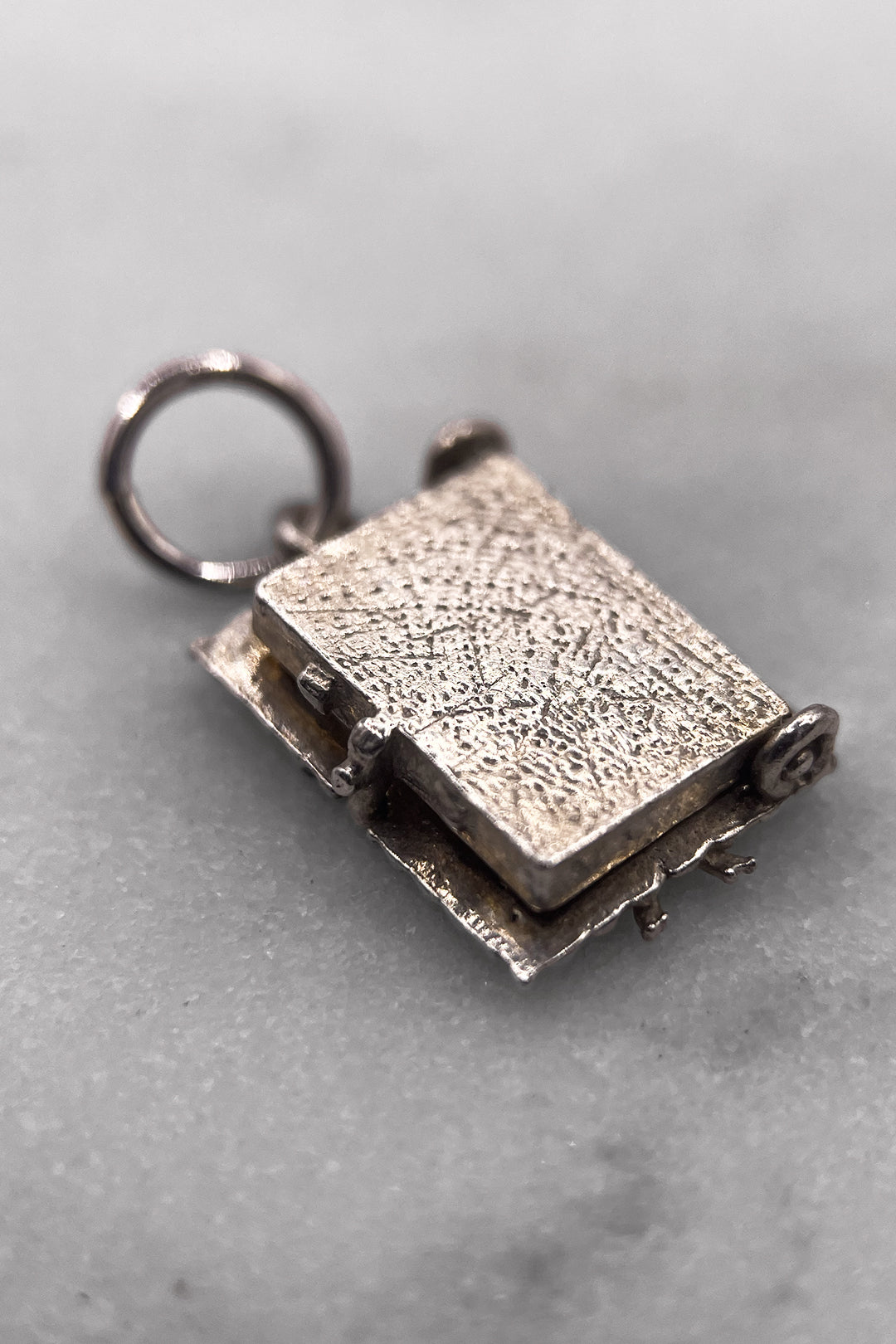 The Opening Greetings Card of Adoration Vintage Charm (925 Sterling Silver, made circa 1950 - 1970)