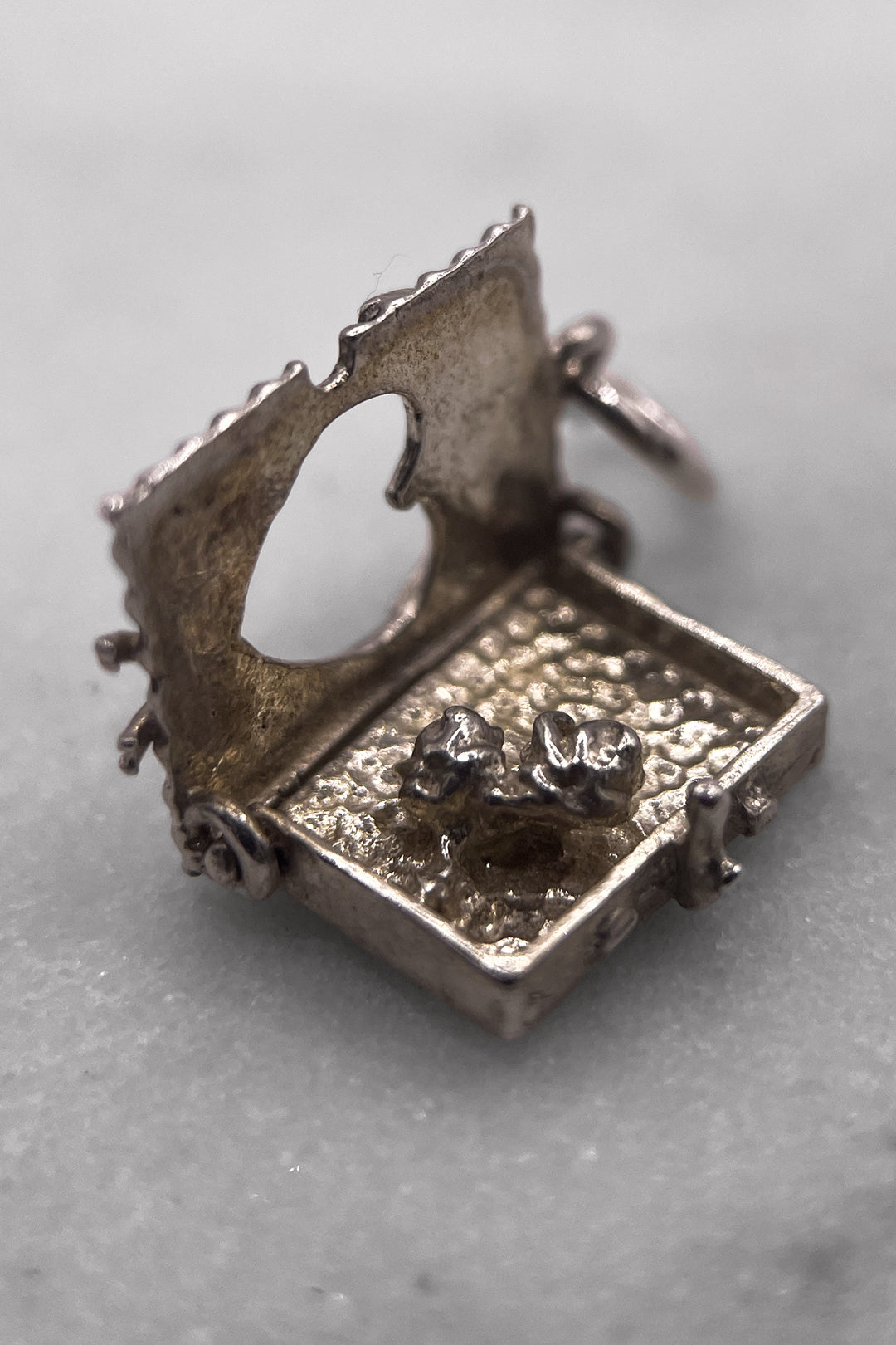 The Opening Greetings Card of Adoration Vintage Charm (925 Sterling Silver, made circa 1950 - 1970)