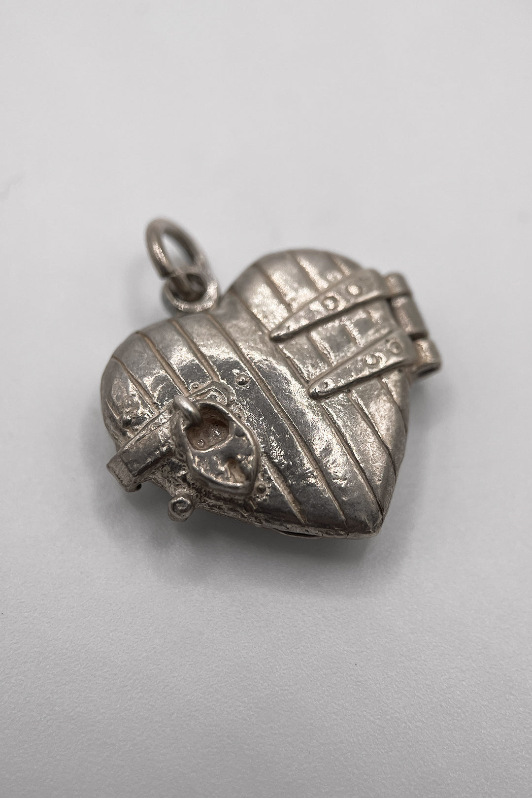 The Opening Heart Locket of Love Vintage Charm (925 Sterling Silver, made circa 1950 - 1970)