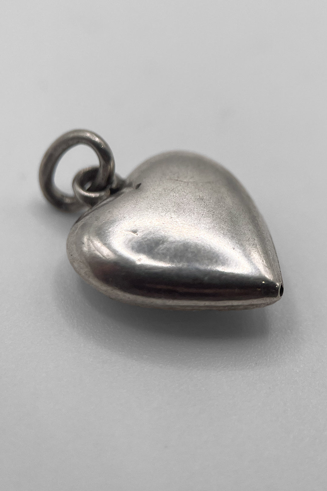 The Ornate Heart of Adoration with Turqoise Vintage Charm  (925 Sterling Silver made c 1950s - 1970s)