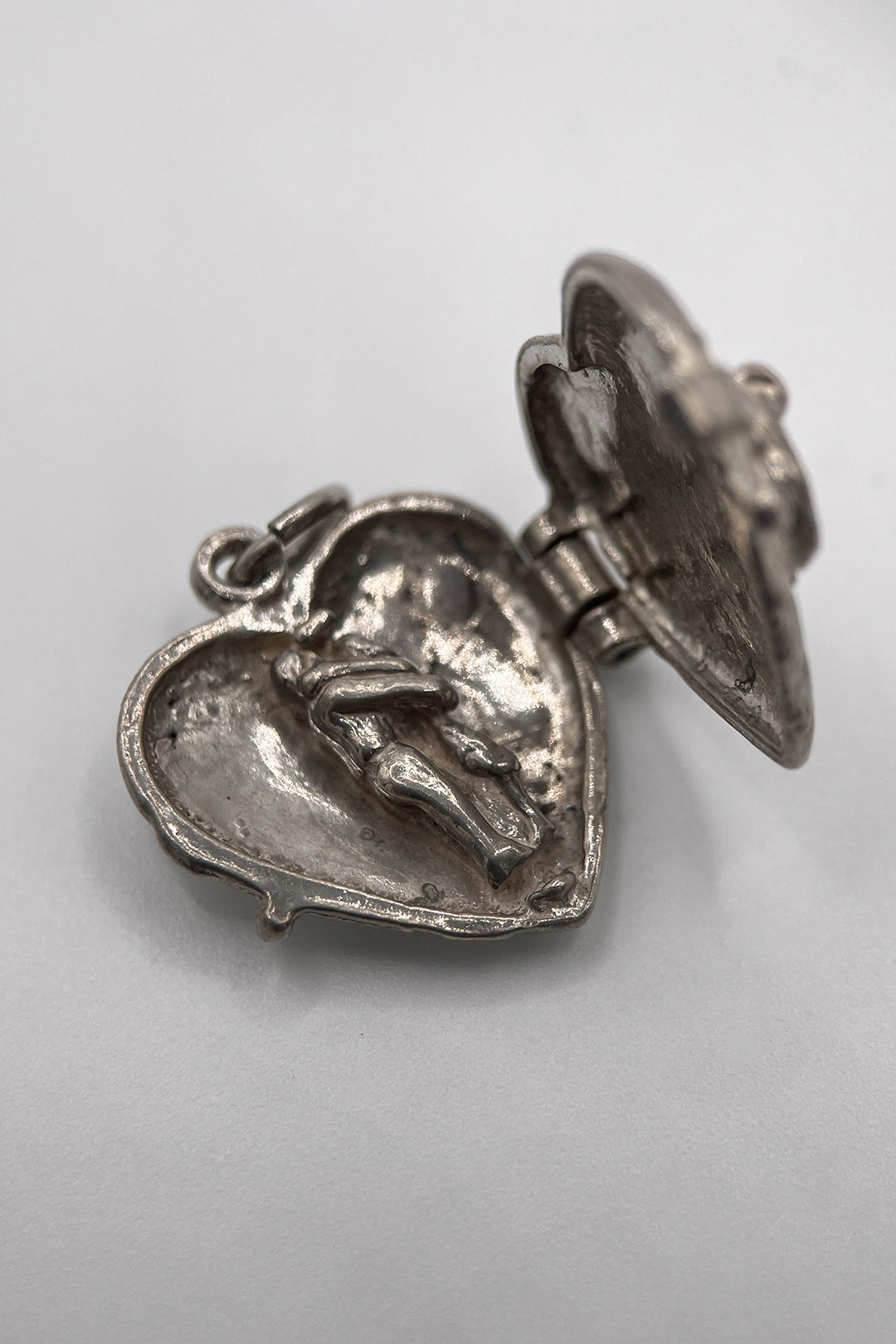 The Opening Heart Locket of Love Vintage Charm (925 Sterling Silver, made circa 1950 - 1970)