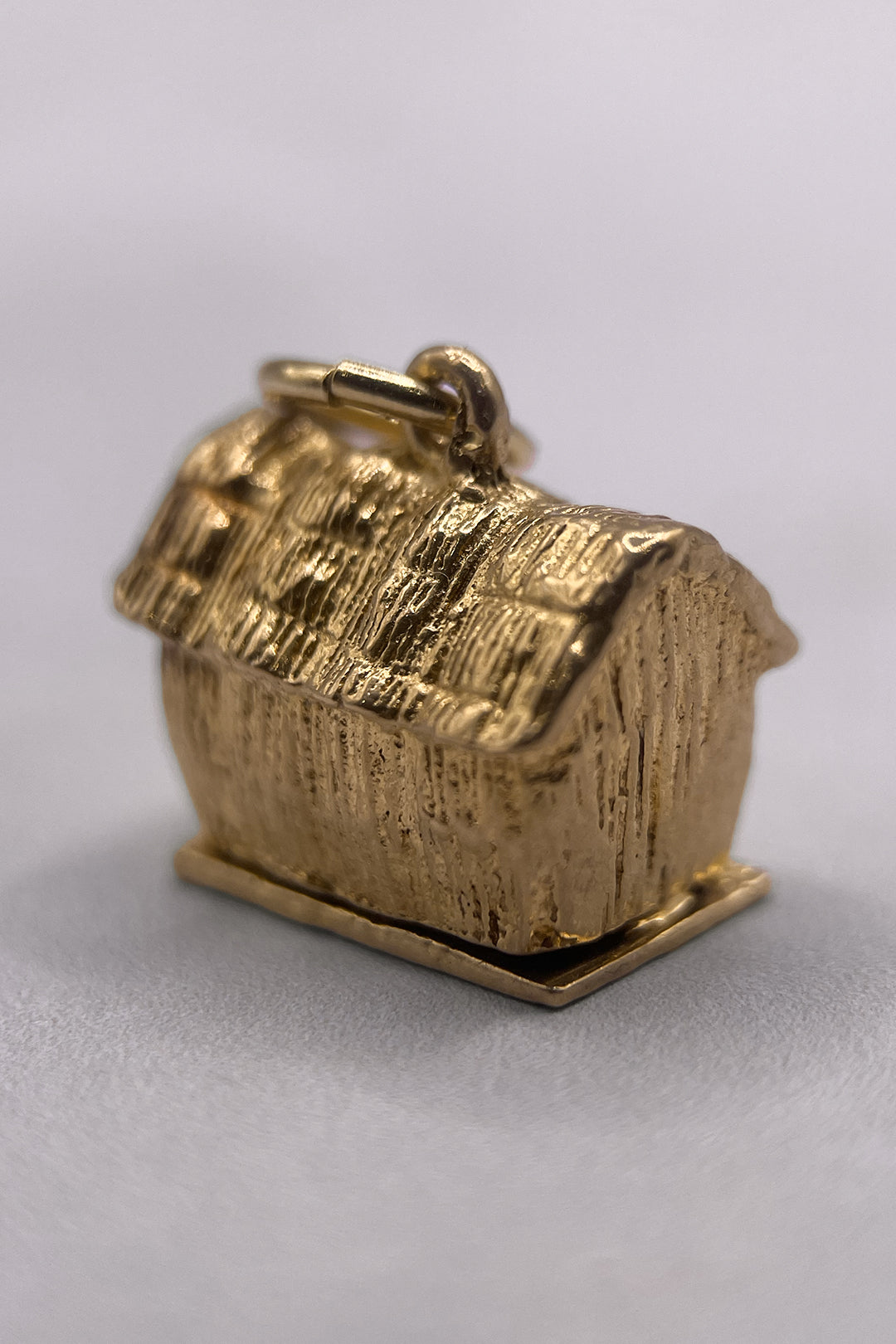 The Lovers Secret Haystack Opening Vintage Heavy Charm (375 9ct gold, made in 1970)