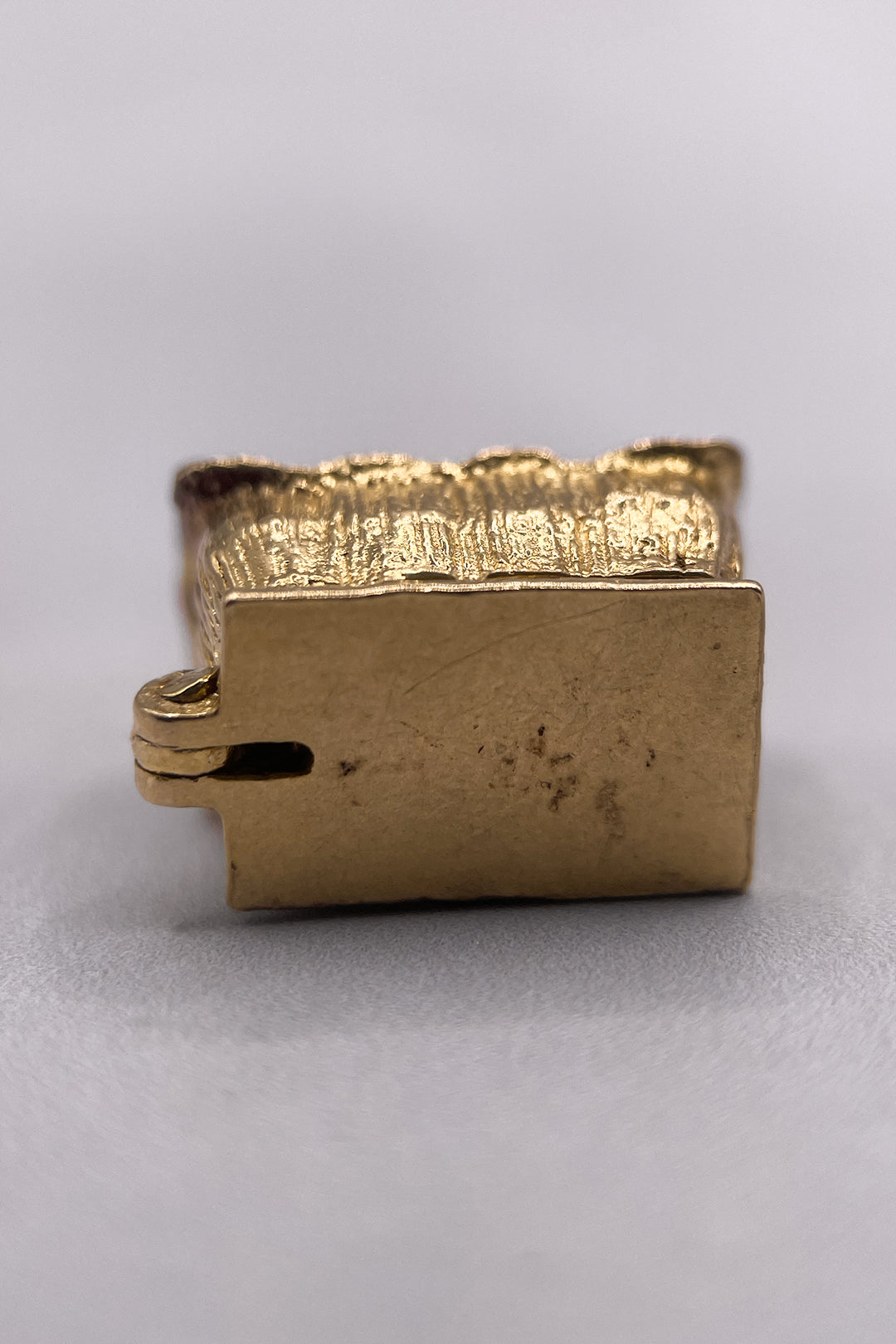 The Lovers Secret Haystack Opening Vintage Heavy Charm (375 9ct gold, made in 1970)