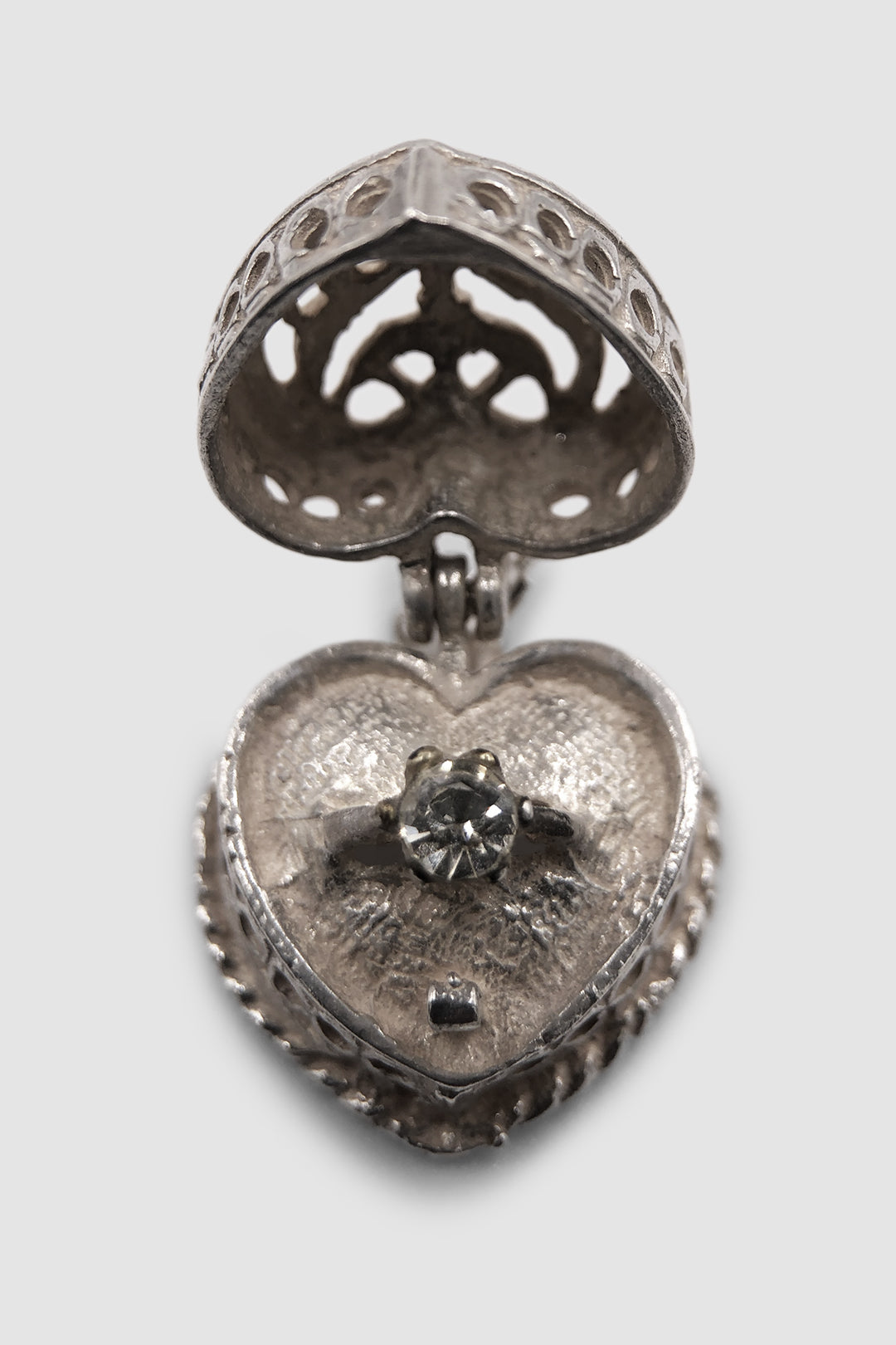 The Opening Engraved Heart Jewellery Box Vintage Charm (925 Sterling Silver)
