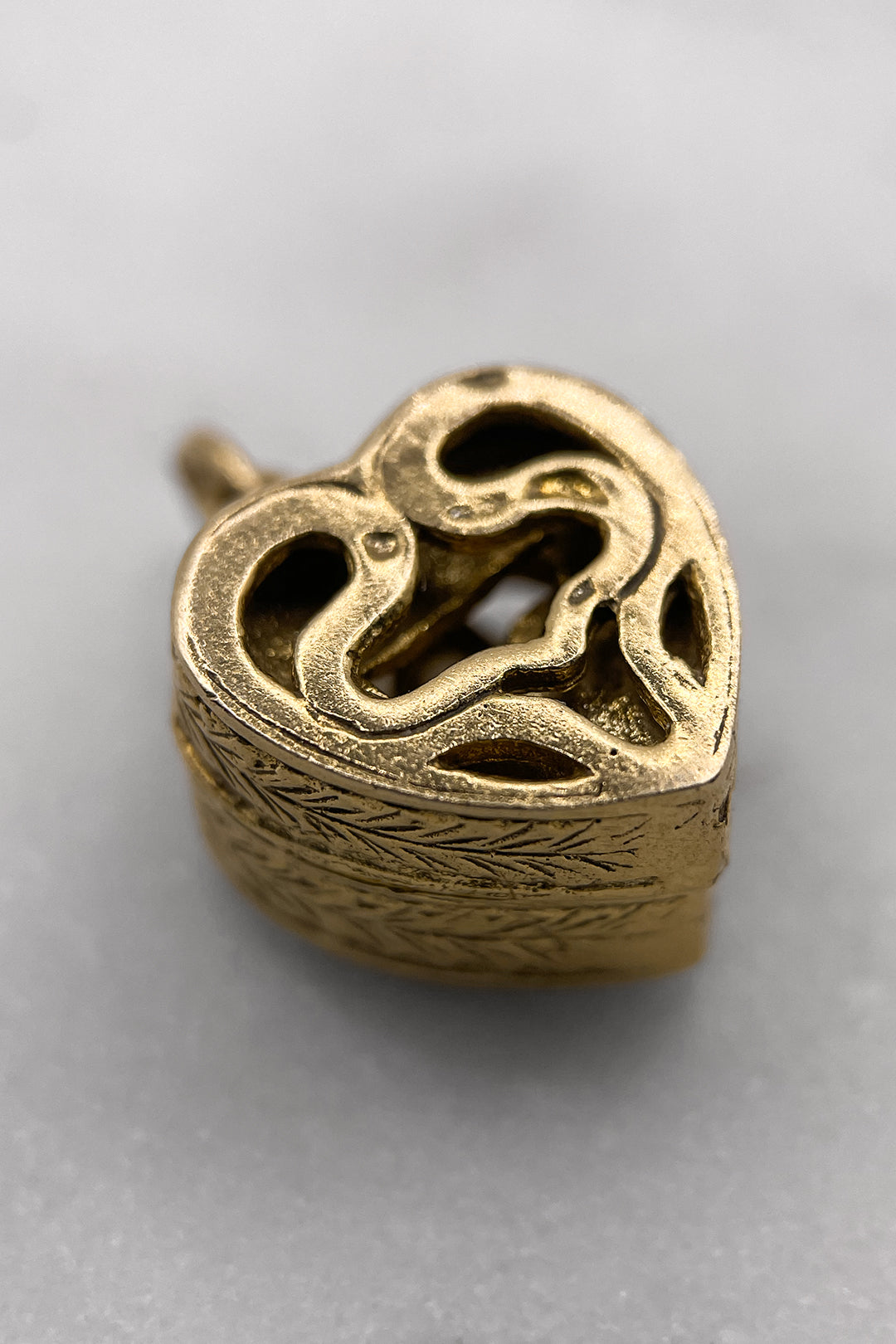 The Heart of Past, Present & Future Love Opening Vintage Charm (375 9ct gold, made in the 1964)