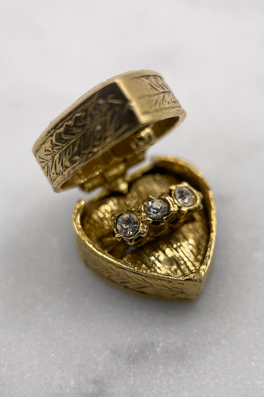 The Heart of Past, Present & Future Love Opening Vintage Charm (375 9ct gold, made in the 1964)