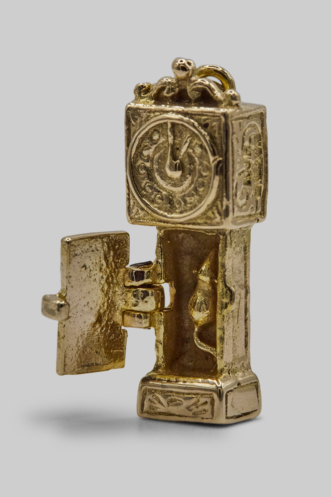The Nursery Rhyme Opening Hickory Dickory Grandfather Clock Vintage Charm (375 9ct gold, made in 1977)