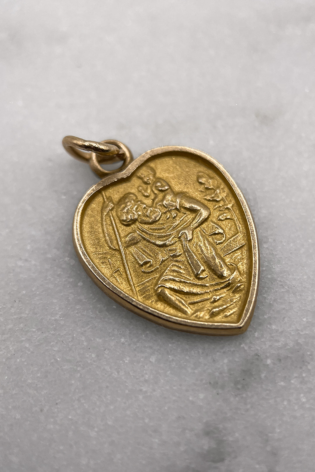 The St. Christophers Guardian of Travellers Heart Charm (375 9ct gold, made in the 1960s's)