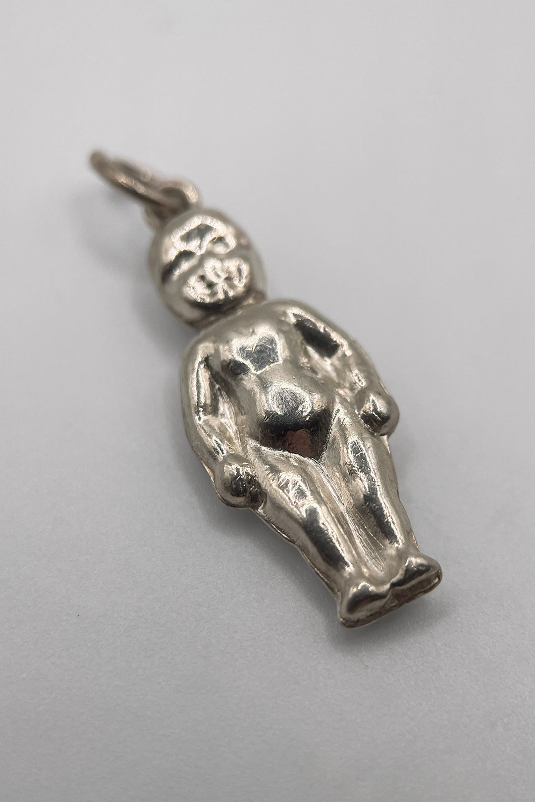 The Cherubic Kewpie Doll Vintage Charm (925 Sterling Silver, made circa 1950 - 1970)