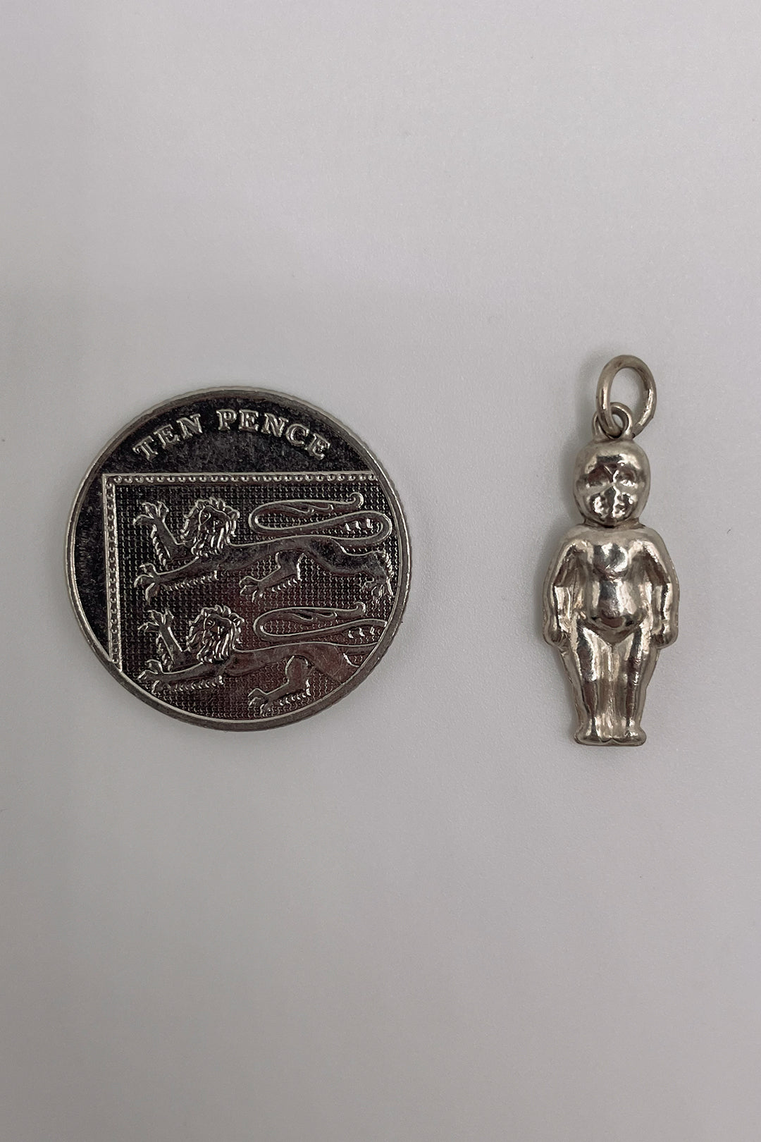 The Cherubic Kewpie Doll Vintage Charm (925 Sterling Silver, made circa 1950 - 1970)