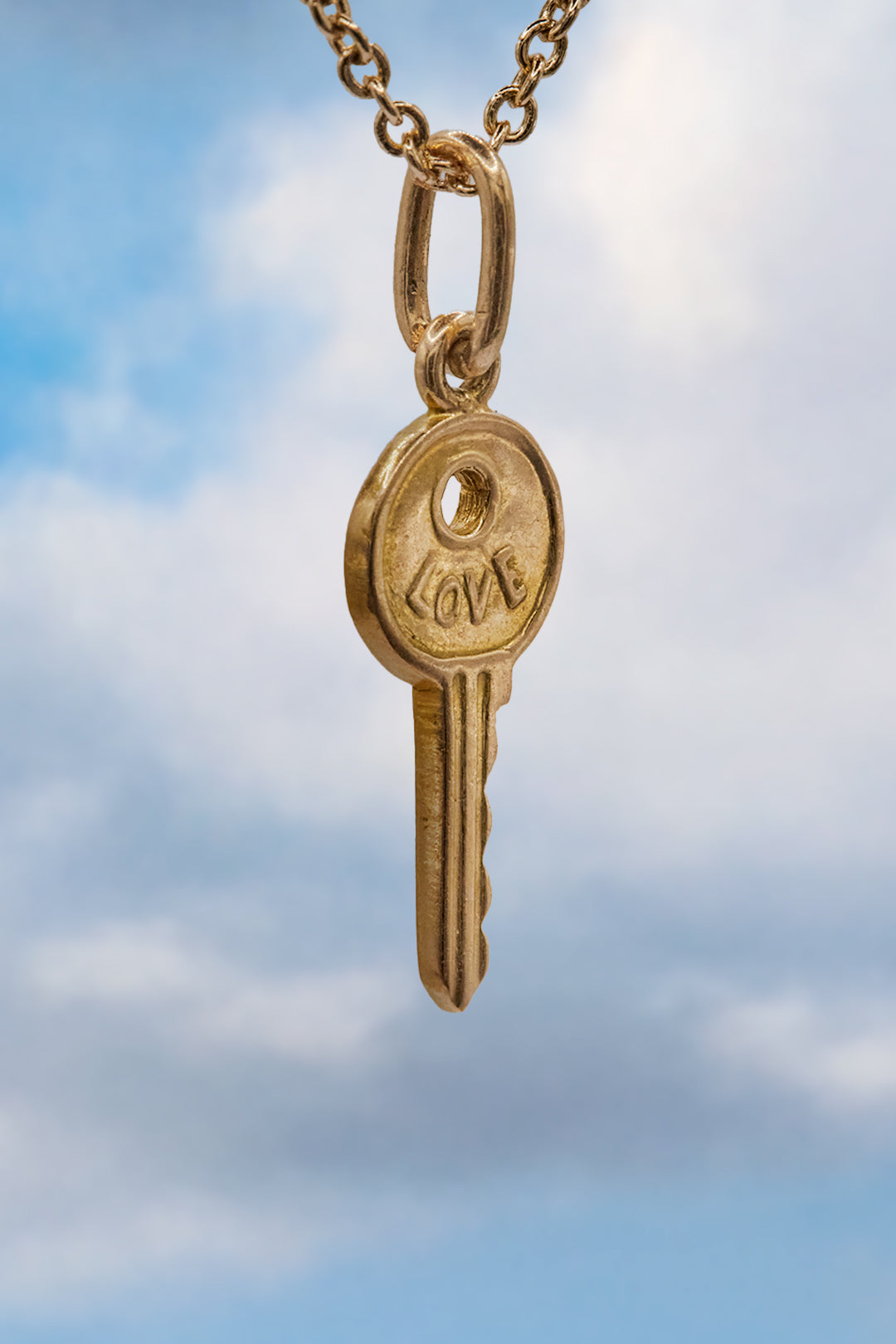 The Golden Key to Love Charm (18ct 750 Vintage Gold)