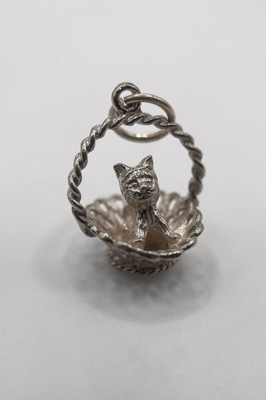 The Adorable Newborn Kitten in the Basket Vintage Charm (925 Sterling Silver, made circa 1950 - 1970)