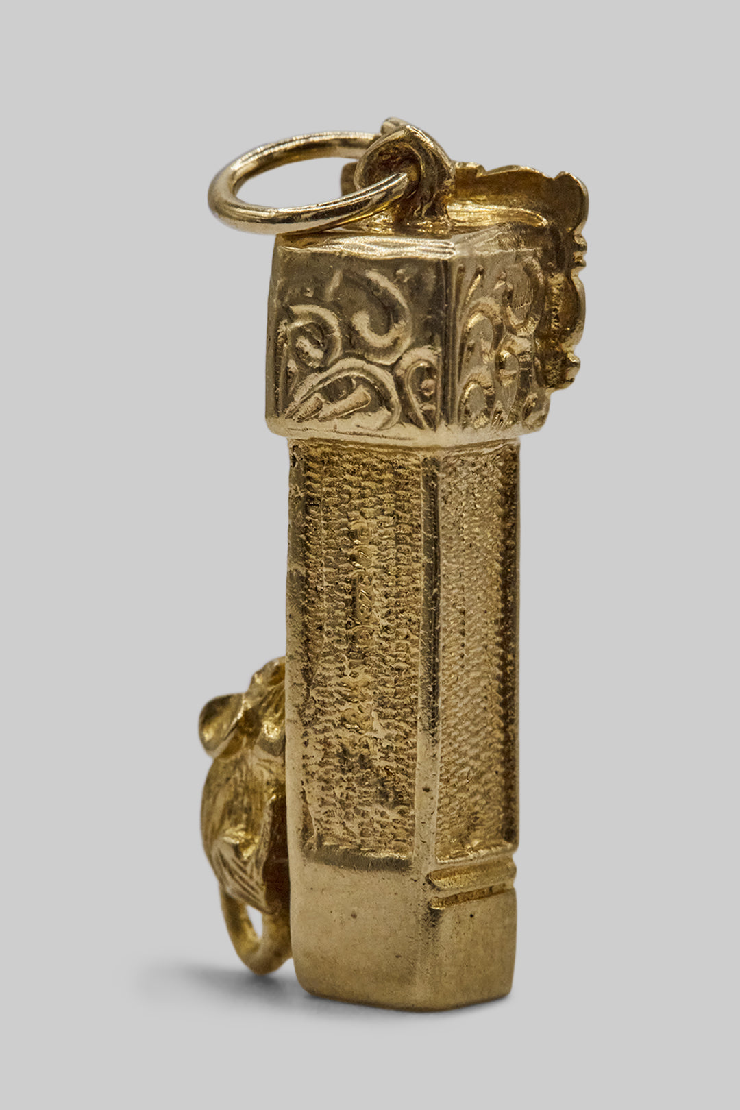 The Hungry Mouse Running Up The Grandfather Clock Articulated Vintage Charm (375 9ct gold, made in 1965)