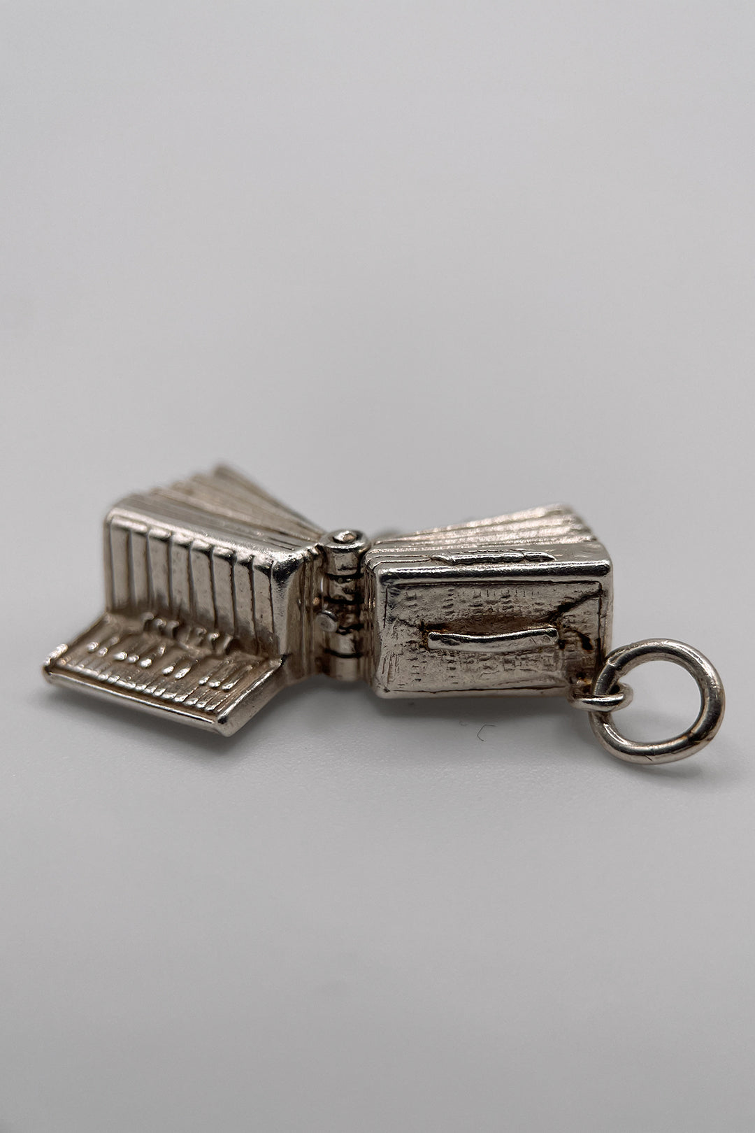 The Cheeky Monkey in an Accordion Vintage Charm (925 Sterling Silver made c 1950s - 1970s)