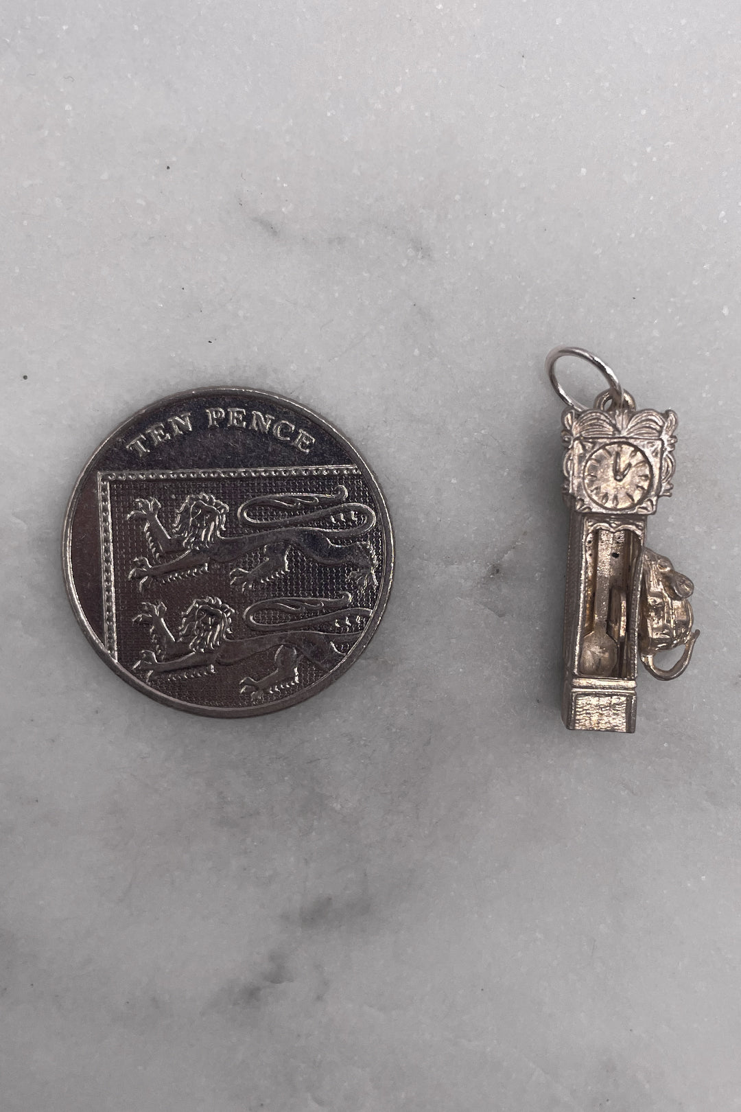 The Running Mouse of the Hickory Dickory Clock Articulated Vintage Charm (925 Sterling Silver, made circa 1950 - 1970)
