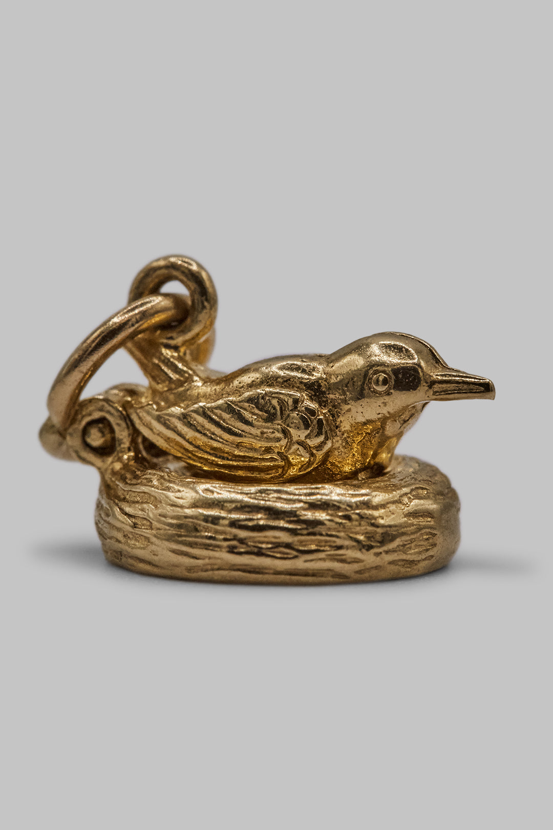 The Opening Adorable Bird in a Nest Vintage Charm (375, 9ct Gold)