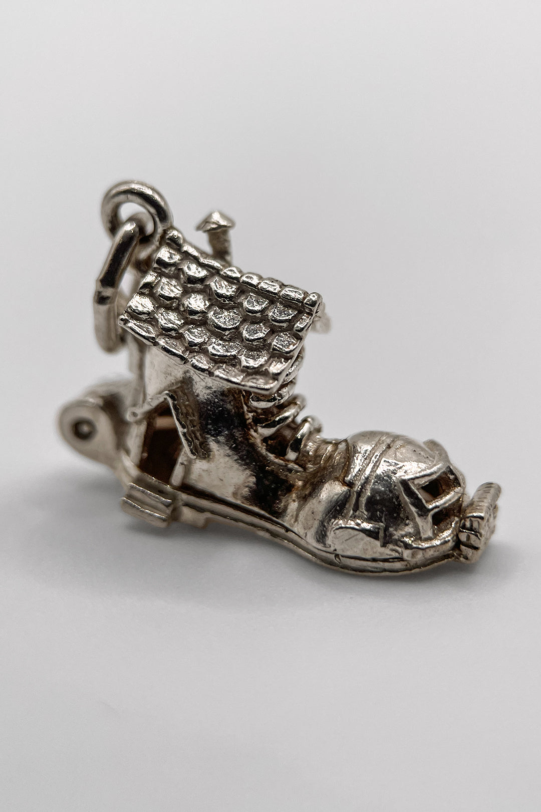 The Old Lady who Lived in a Shoe Vintage Charm (925 Sterling Silver made c 1950s - 1970s)