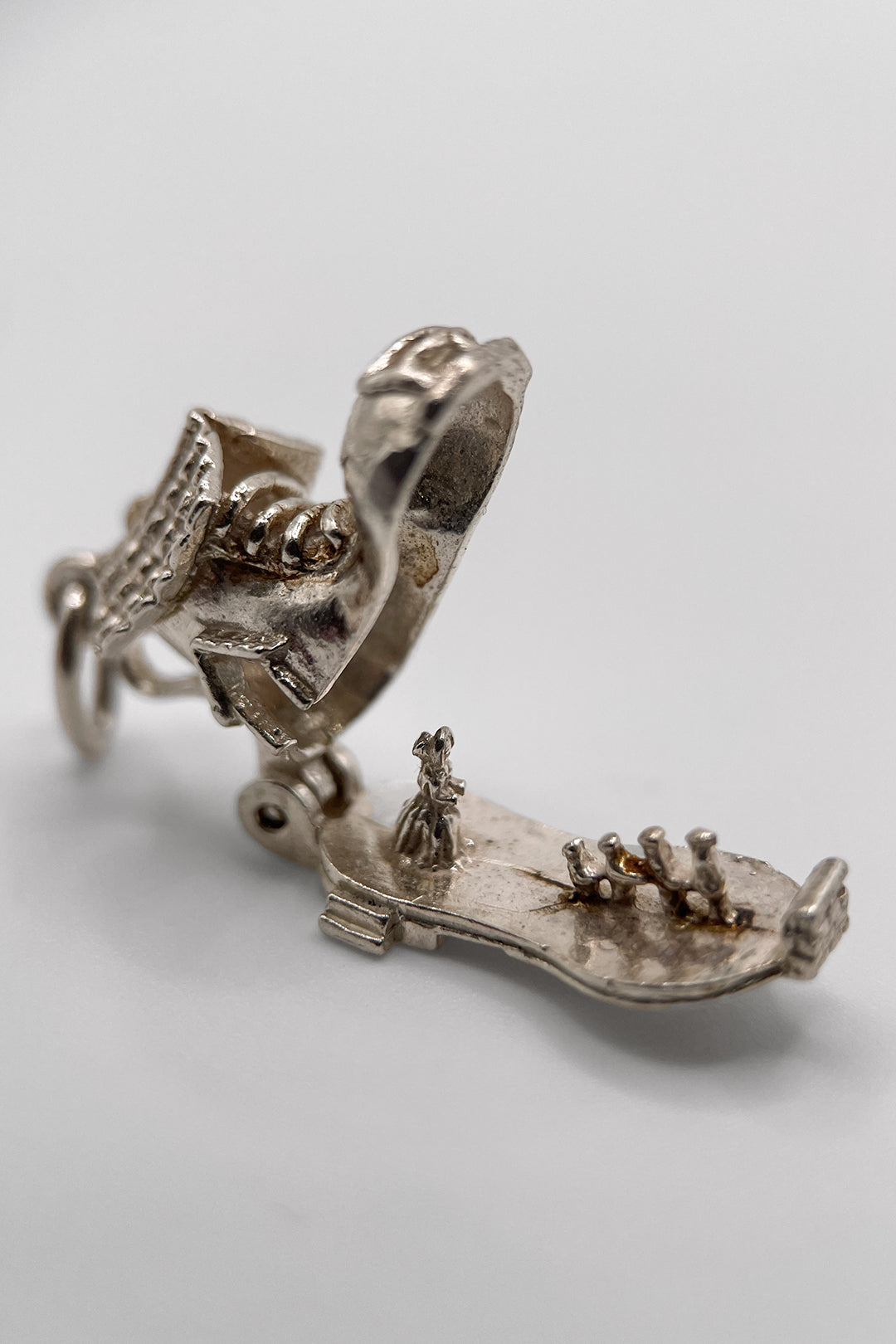 The Old Lady who Lived in a Shoe Vintage Charm (925 Sterling Silver made c 1950s - 1970s)