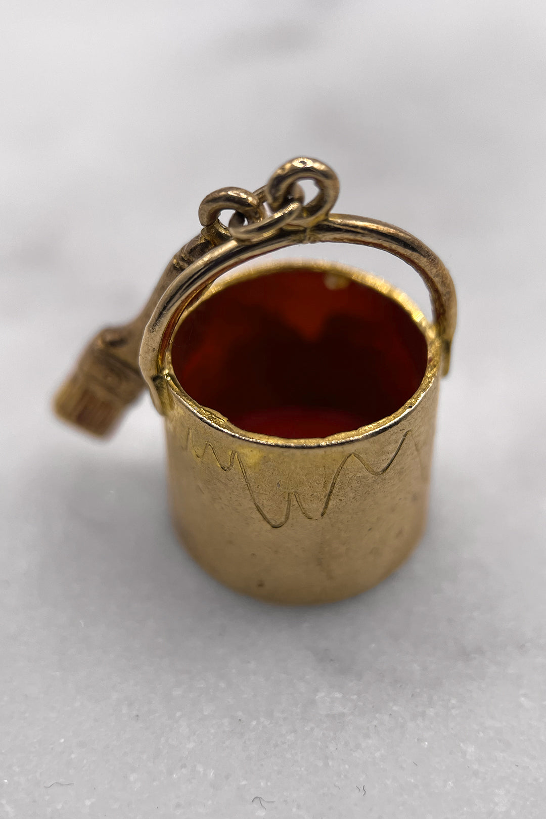 The Artists Paintbucket of Imagination Vintage Charm (375 9ct gold, made in 1968 by Nuvo)