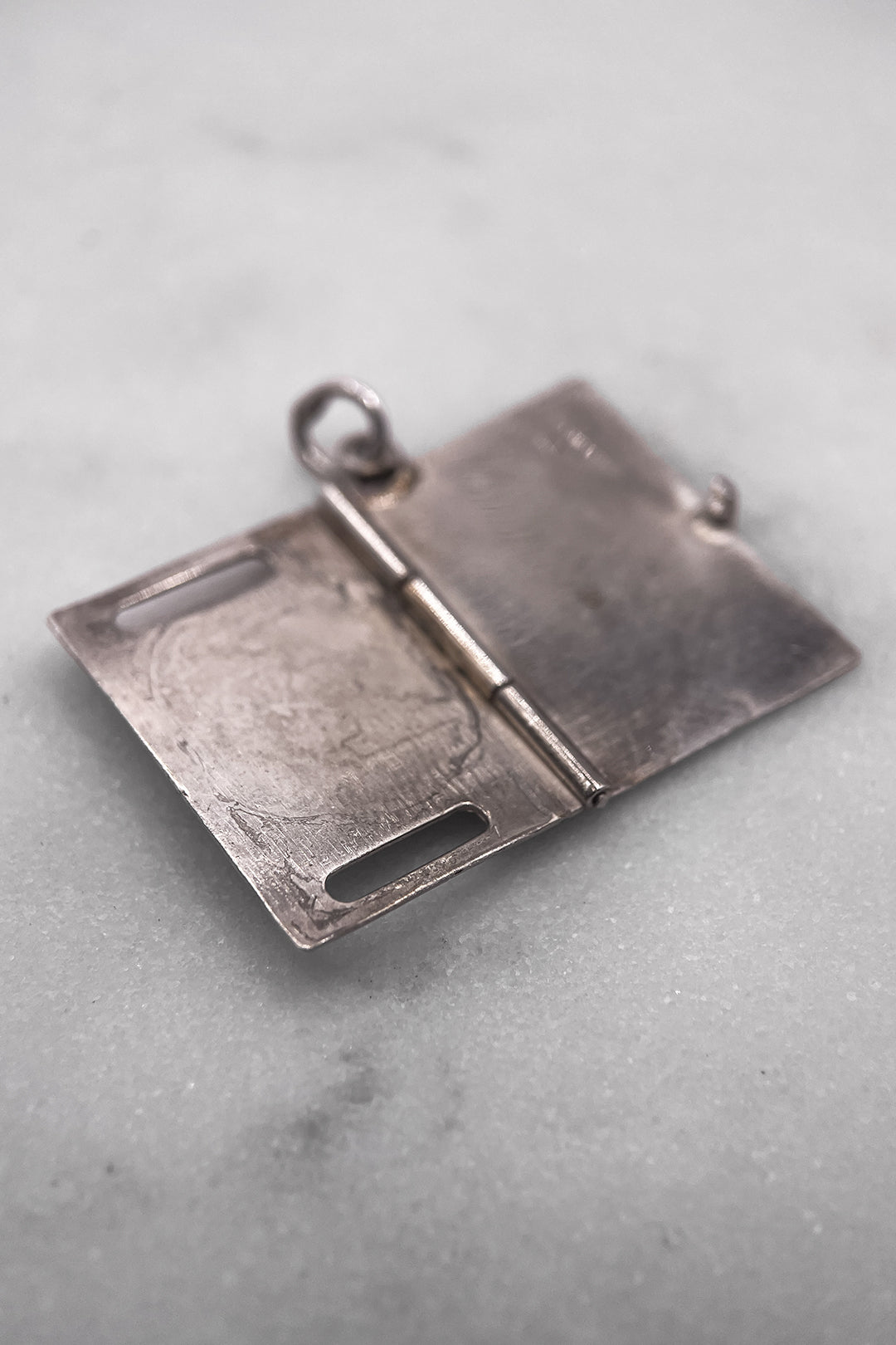 The International Passport of Wanderlust Opening Vintage Charm (925 Sterling Silver, made circa 1950 - 1970)