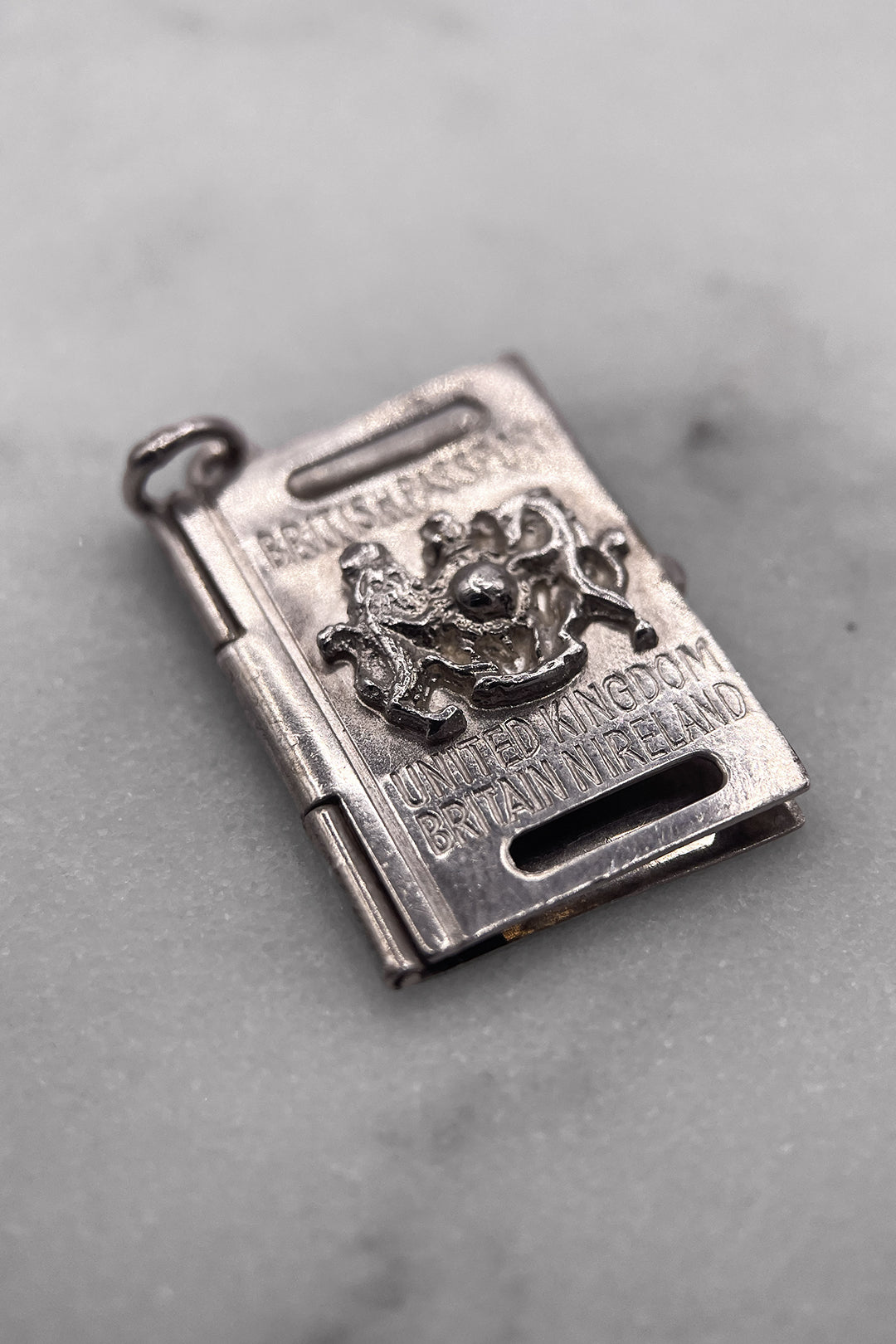 The International Passport of Wanderlust Opening Vintage Charm (925 Sterling Silver, made circa 1950 - 1970)