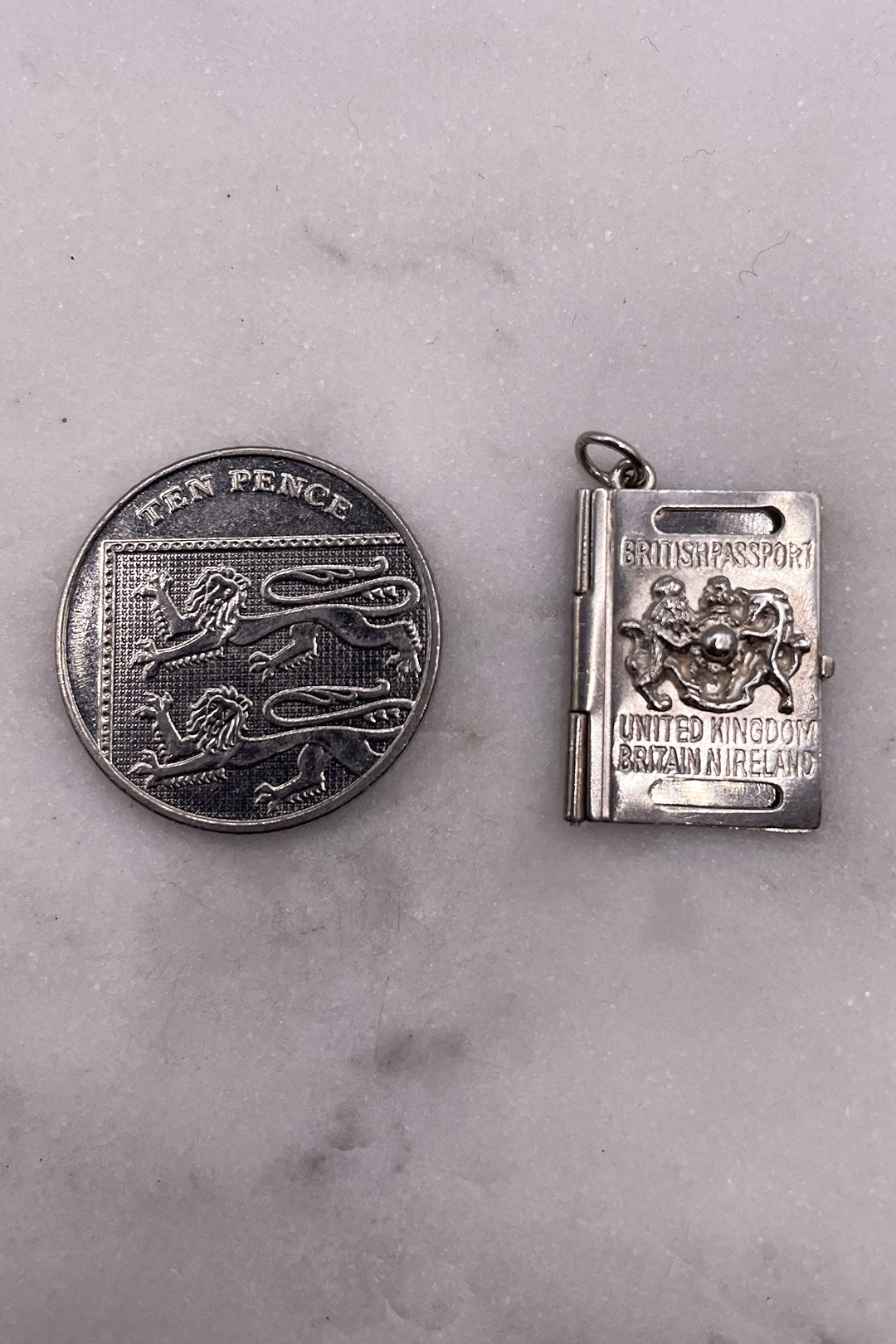 The International Passport of Wanderlust Opening Vintage Charm (925 Sterling Silver, made circa 1950 - 1970)