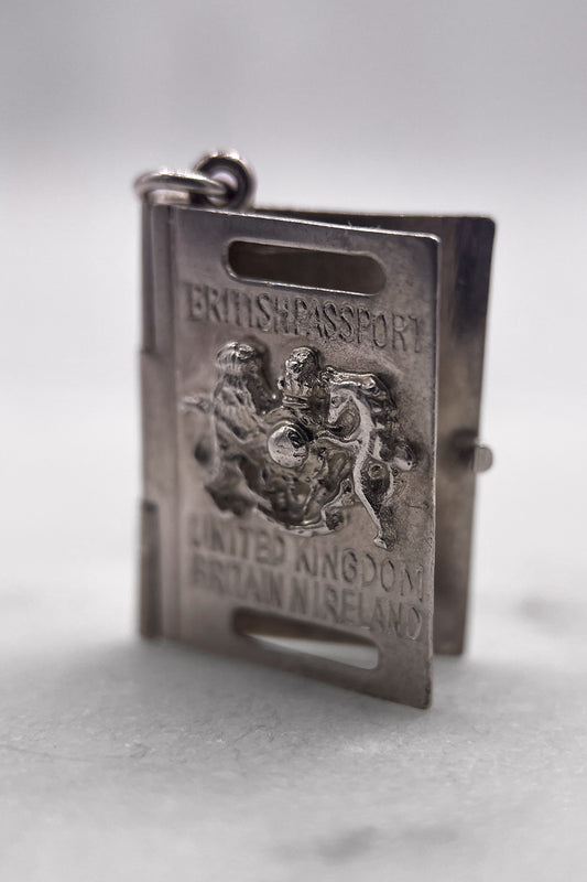 The International Passport of Wanderlust Opening Vintage Charm (925 Sterling Silver, made circa 1950 - 1970)