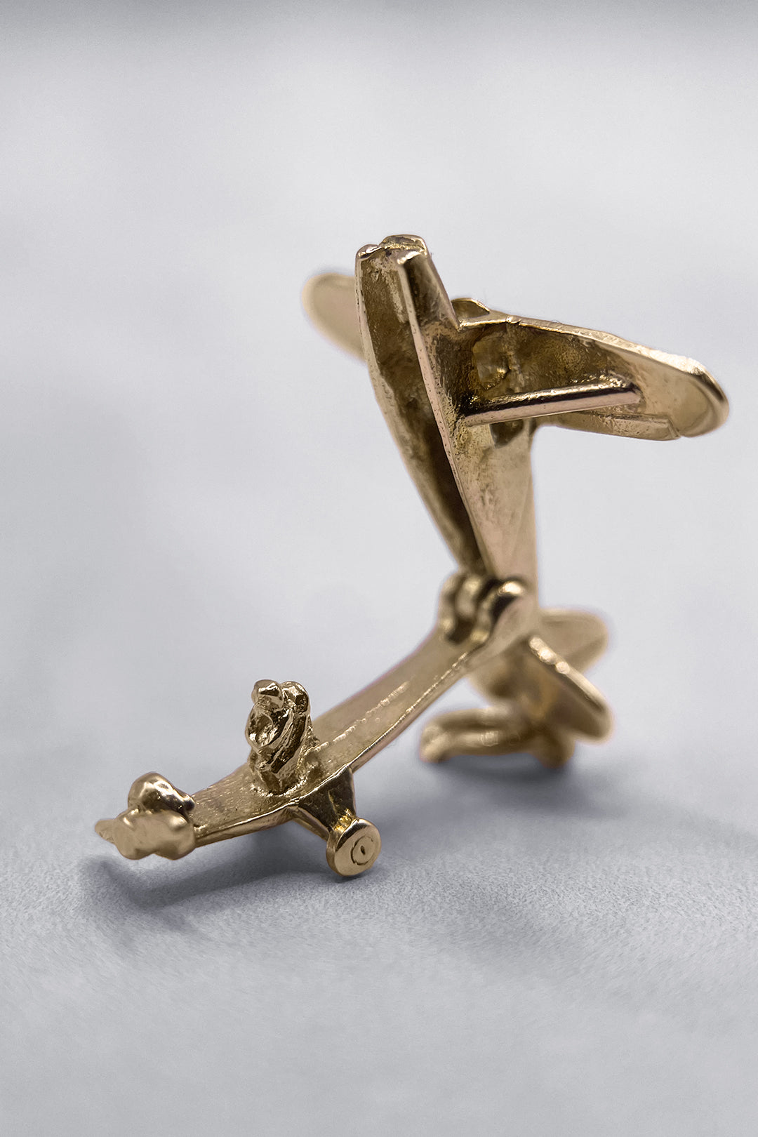 The International Secret Flying Doctor of the World for Safe Travels Vintage Charm (375 9ct gold, made in 1965)