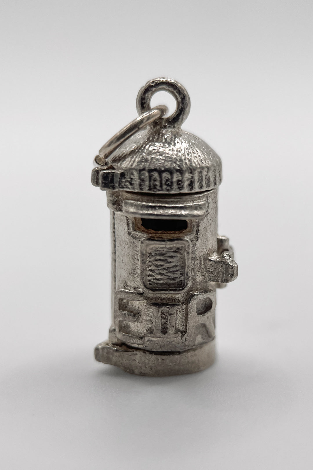The Glorious Opening Royal Mail British Postbox Vintage Charm (925 Sterling Silver, made circa 1950 - 1970)