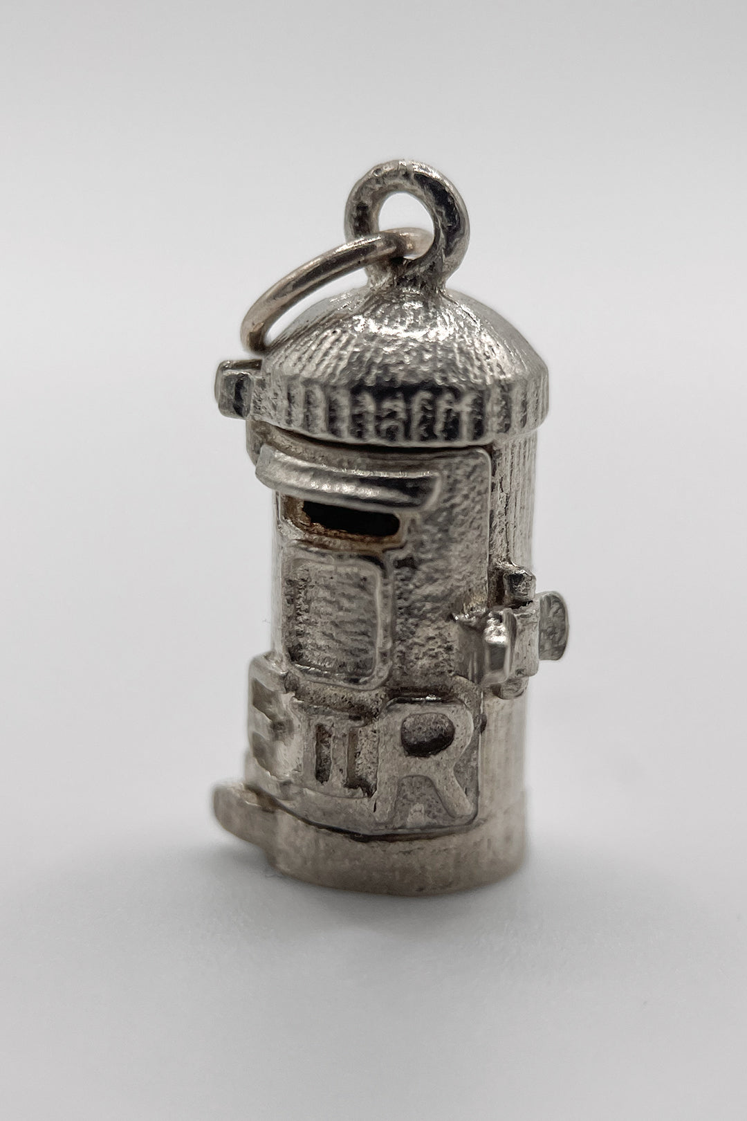 The Glorious Opening Royal Mail British Postbox Vintage Charm (925 Sterling Silver, made circa 1950 - 1970)
