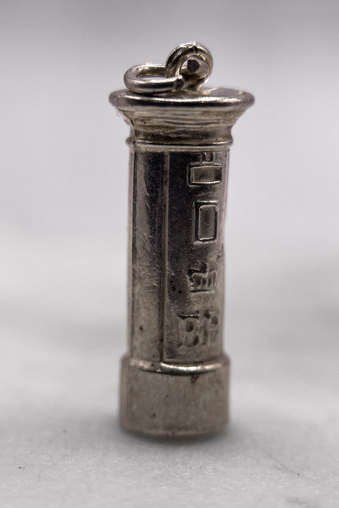 The Traditional Royal Mail of Britain Vintage Charm (925 Sterling Silver, made circa 1950 - 1970)